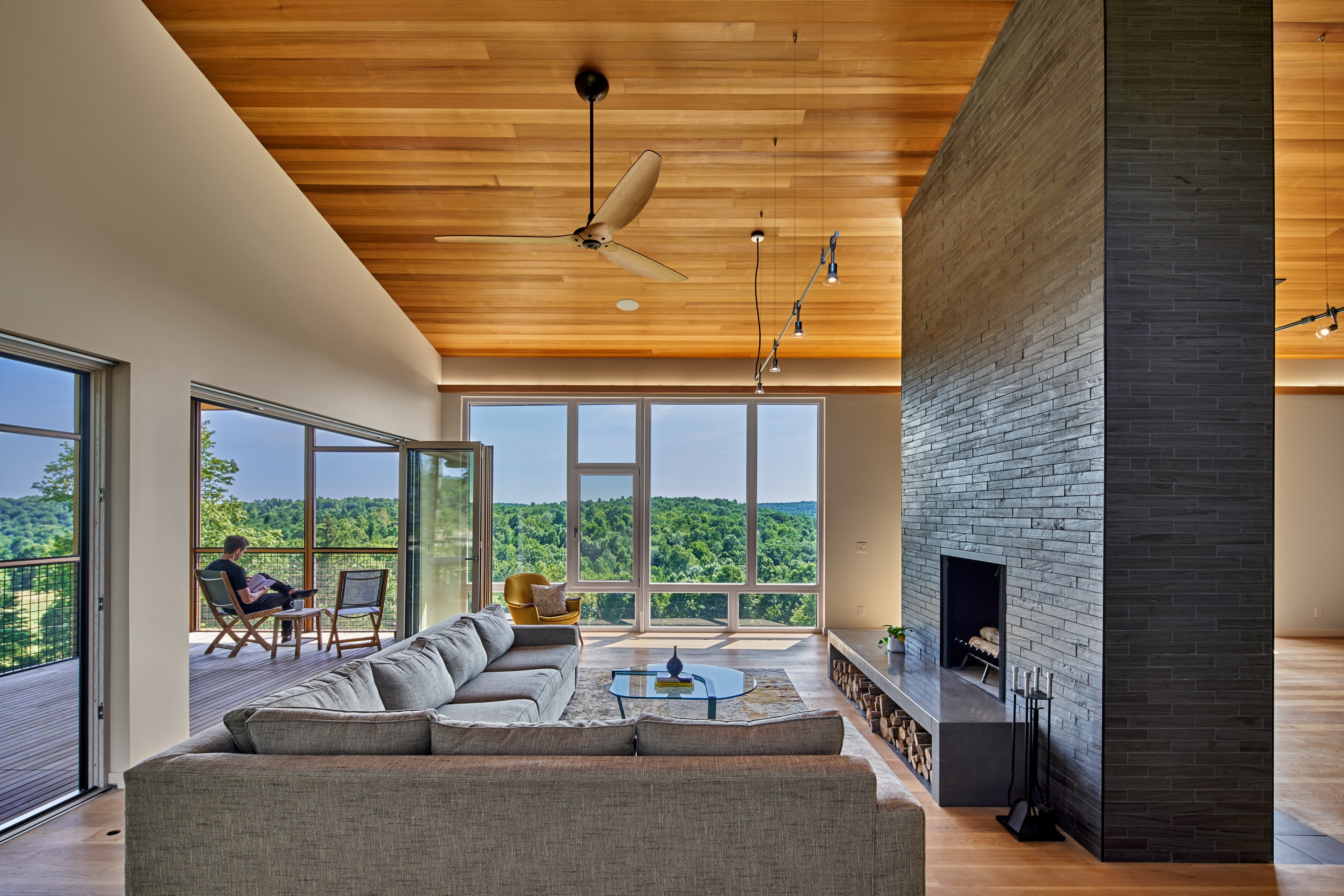 Hawksview | 悬浮在山坡上的多代共享家园-19