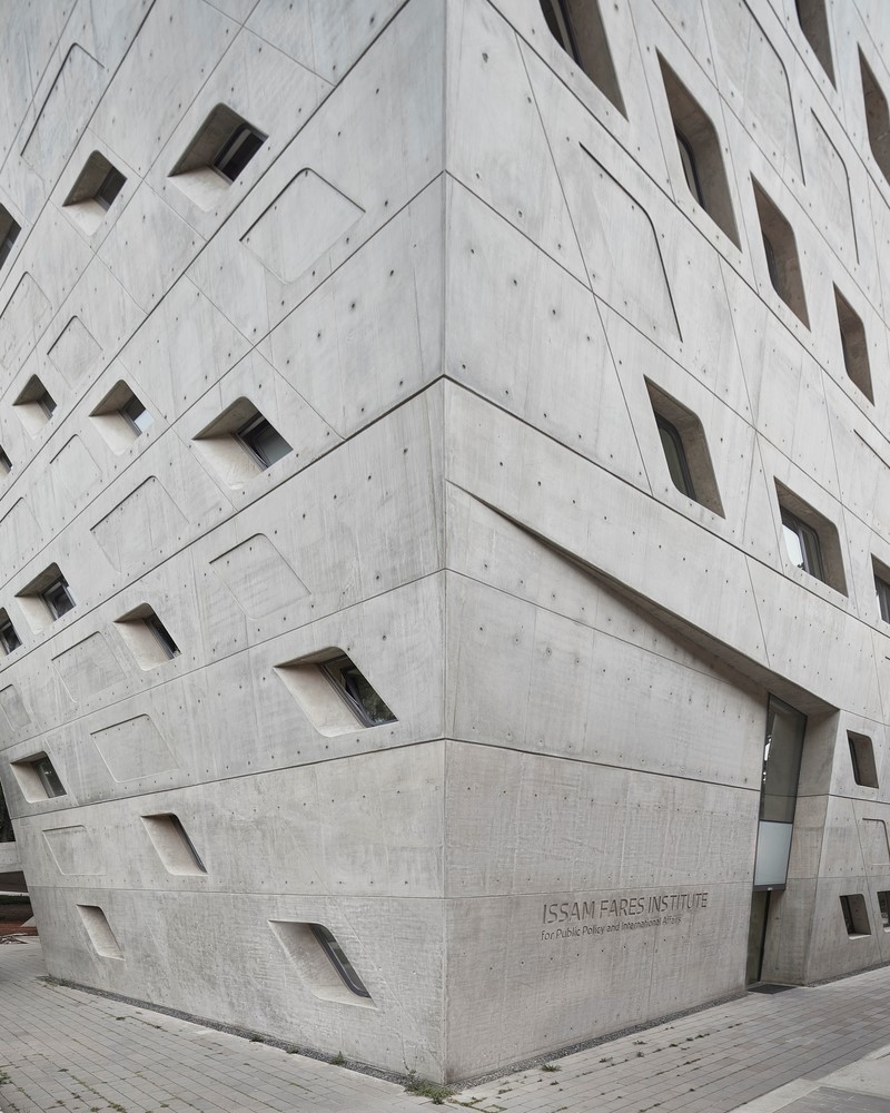 伊萨姆·法里斯研究所-10