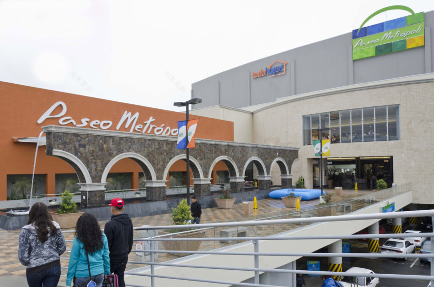 墨西哥帕西奥大都会购物中心 · MAC Arquitectos Consultores 的现代商业设计-2