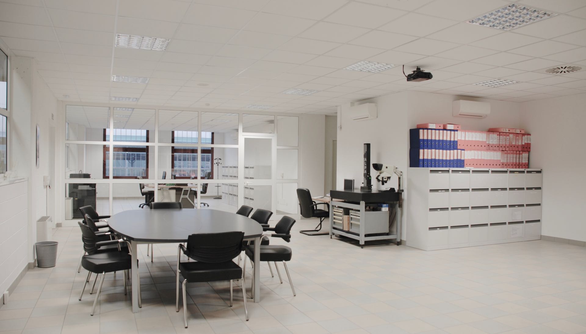 意大利 Polmac 公司总部工厂室内设计案例-8