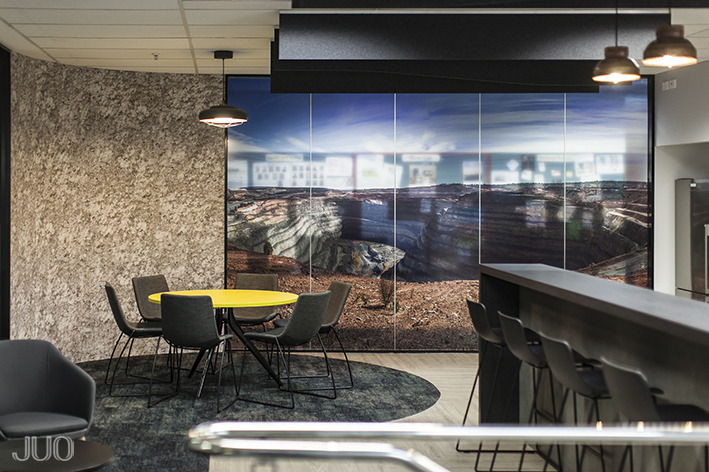 新 mont 矿业公司现代办公室设计,展现历史与发展的故事-35