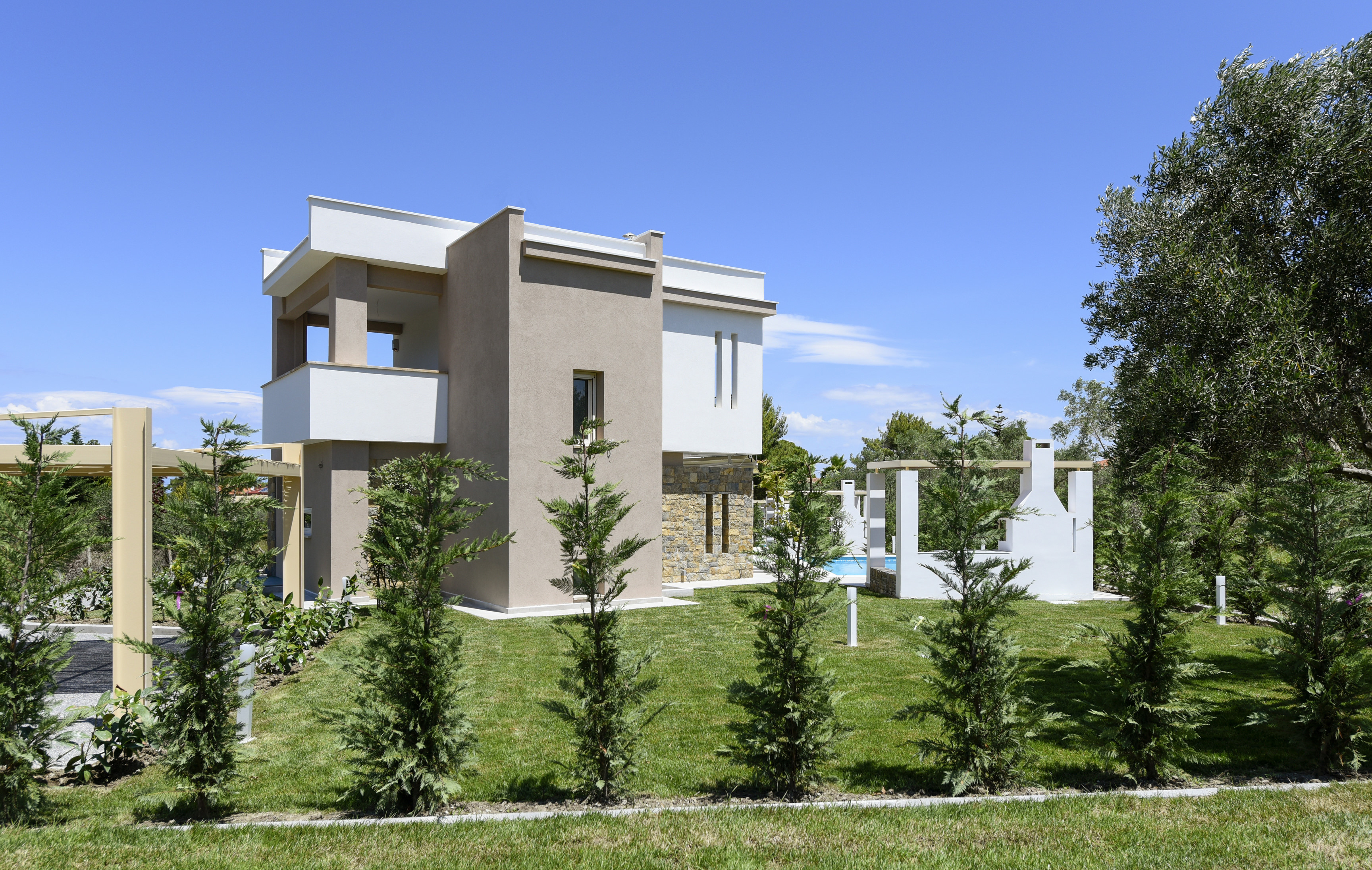 2018 年完工的三家庭住宅综合体-3