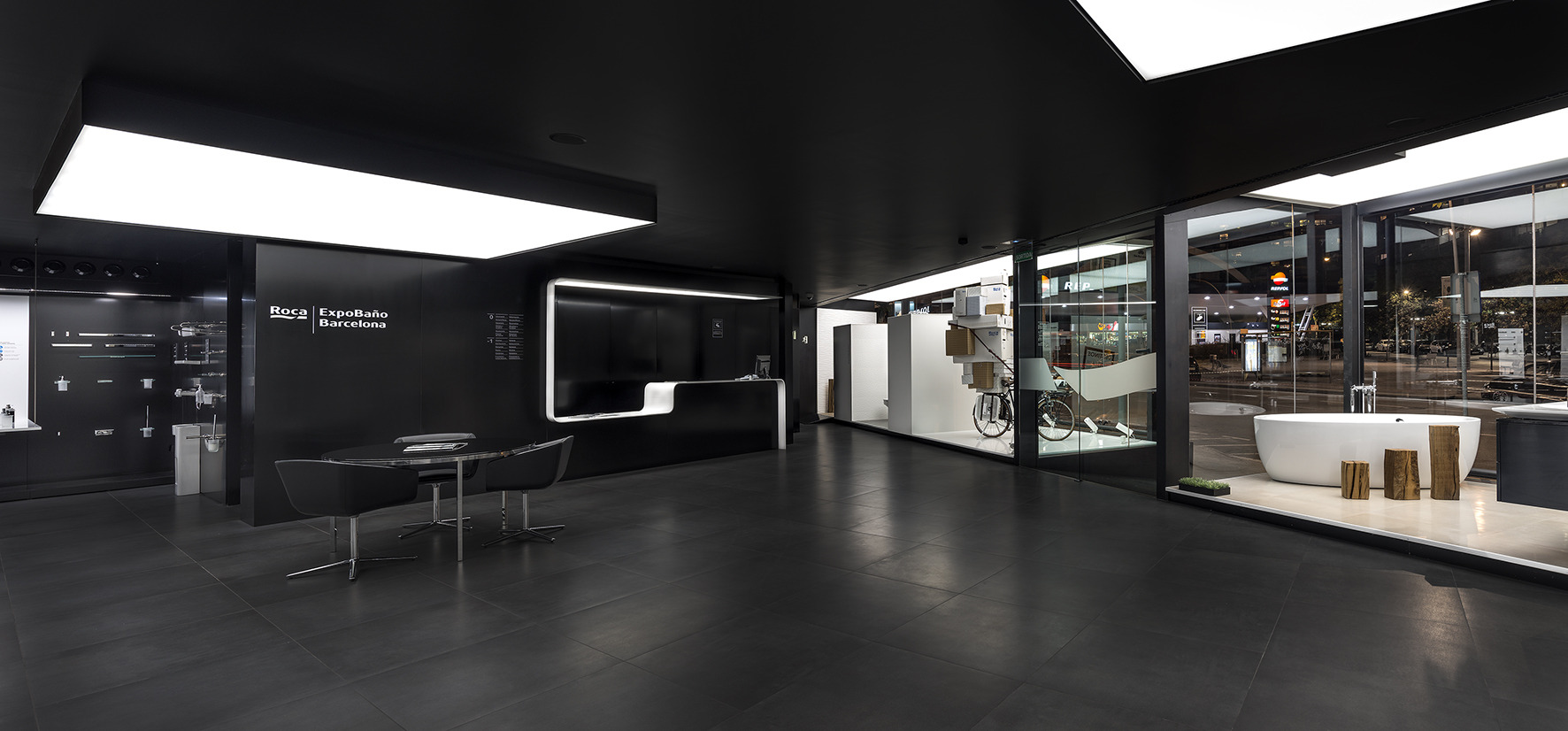 巴塞罗那 Roca 卫浴展示厅——自然光照的室内设计佳作-3