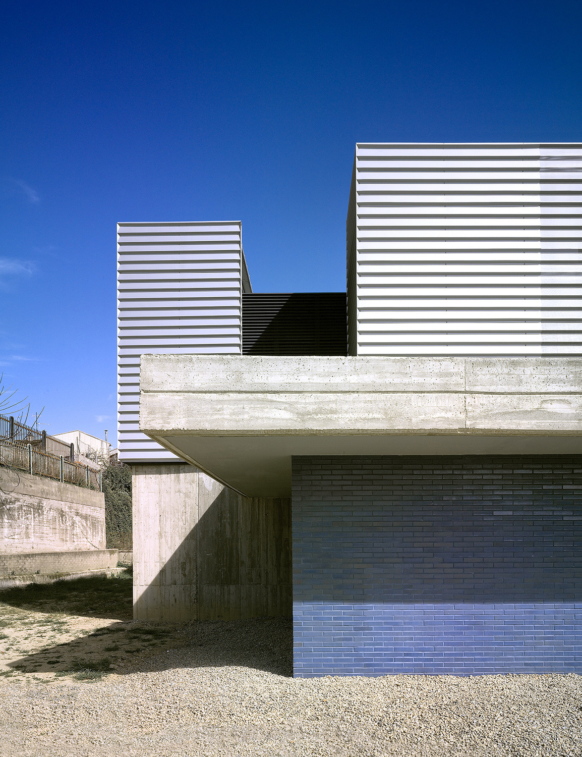 杰拉伊斯中学健身馆 | 双层结构与自然光设计-4