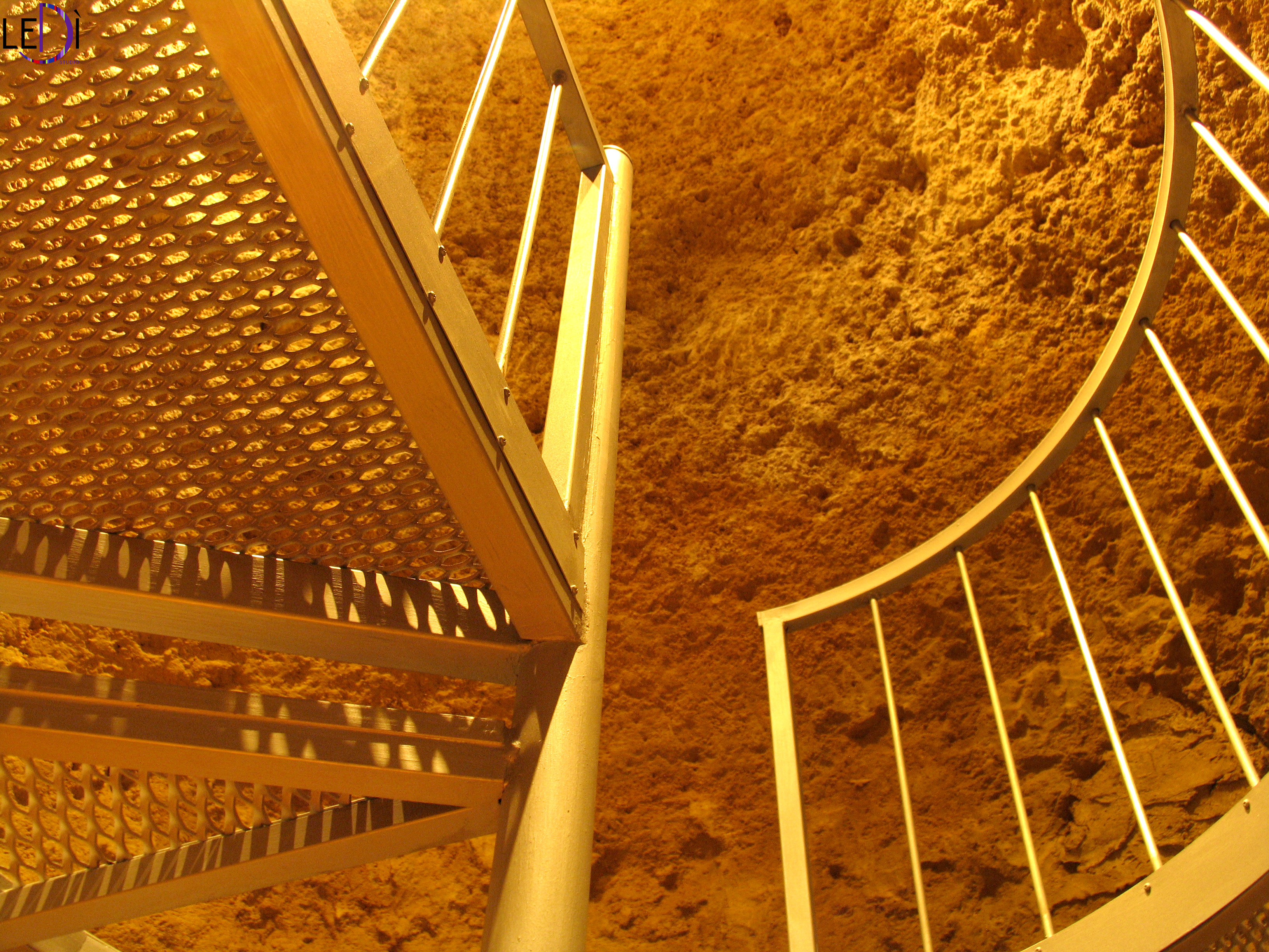 地下室秘境 · 玻璃盒中的彩色世界-8