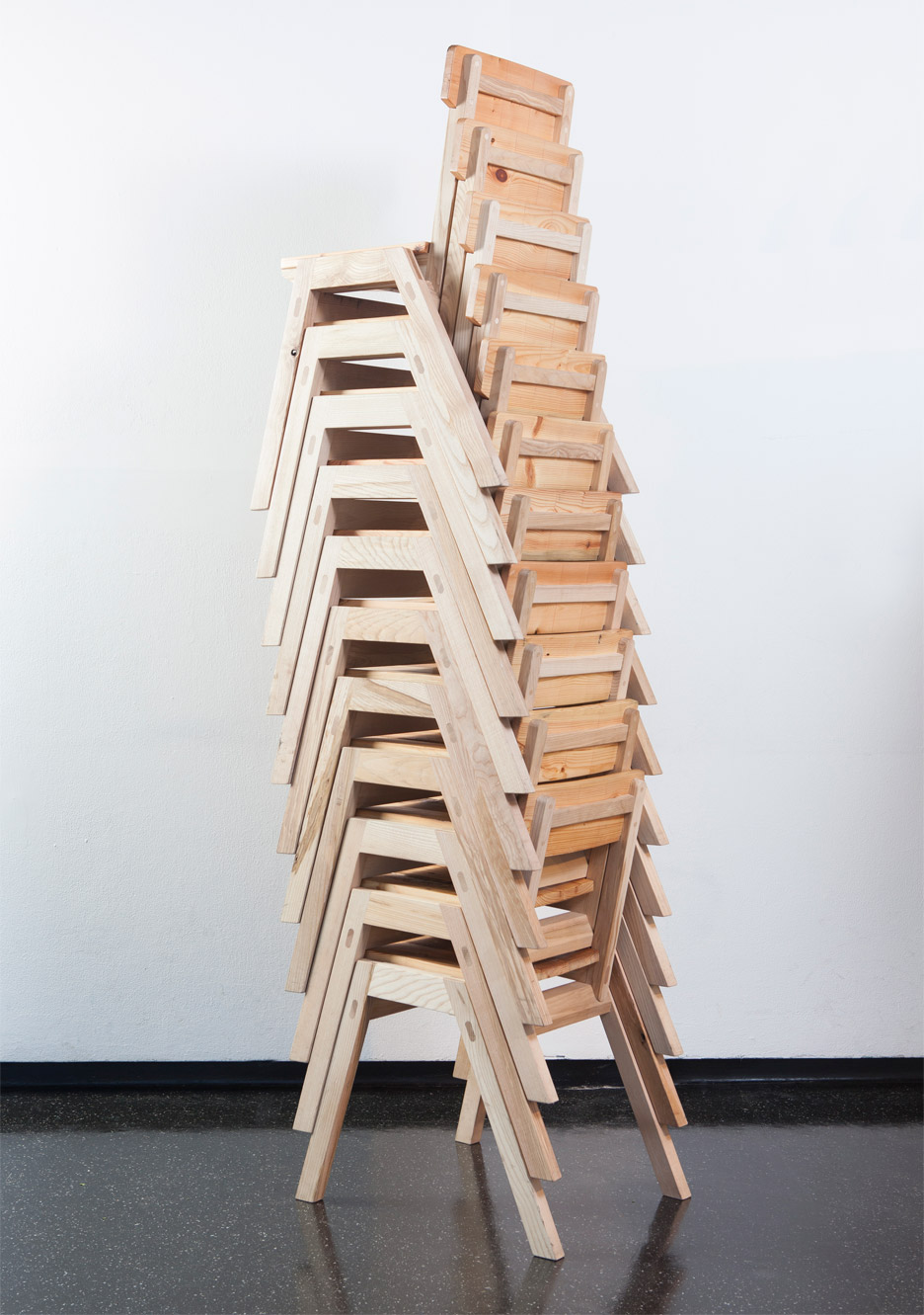 伦敦艺术学院弹出式咖啡厅 家具设计展现独特美学-17