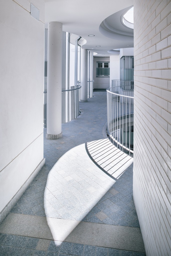 融合历史与当代的塞维利亚多户住宅-23