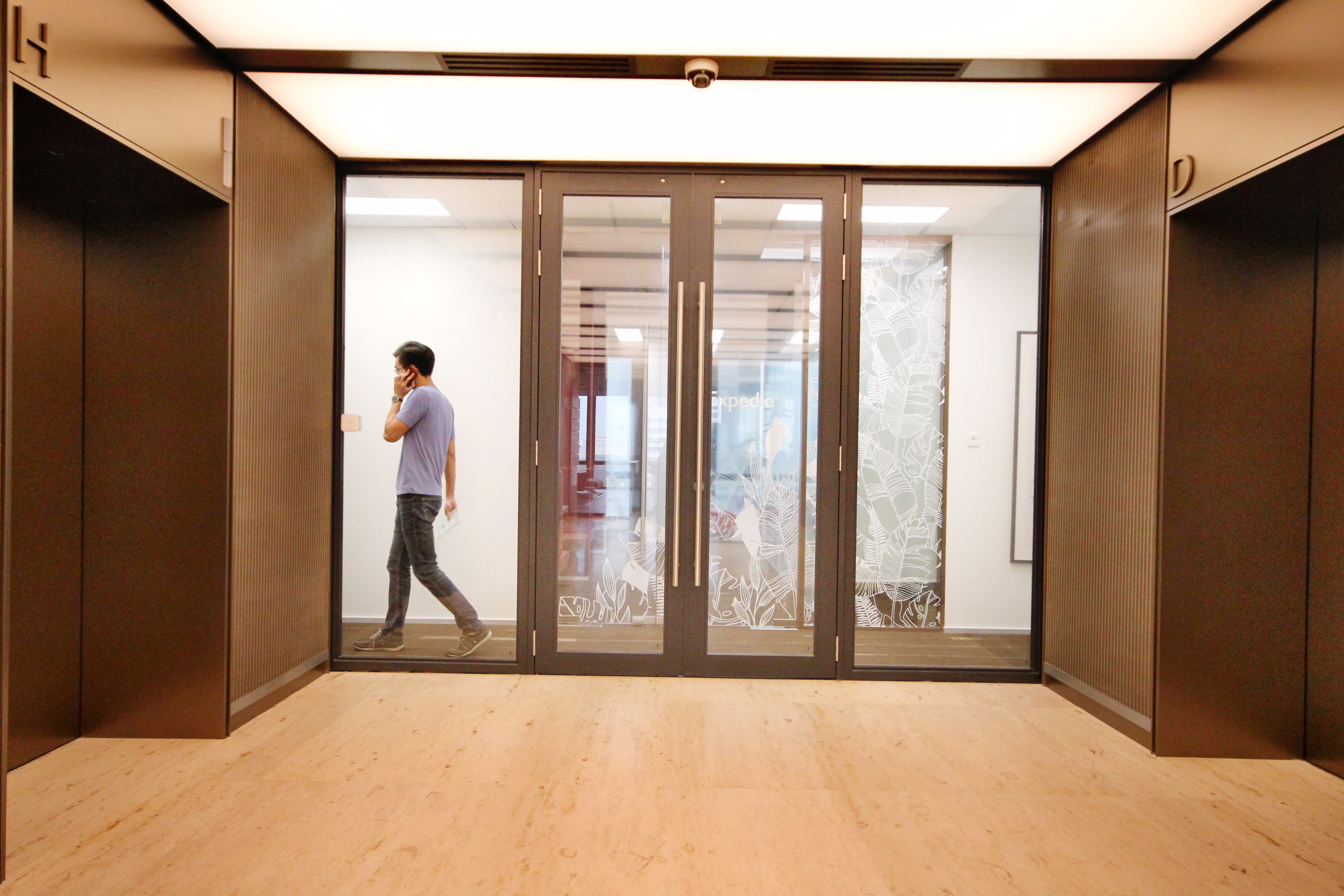 越南最大城市中心的灵动办公空间-29