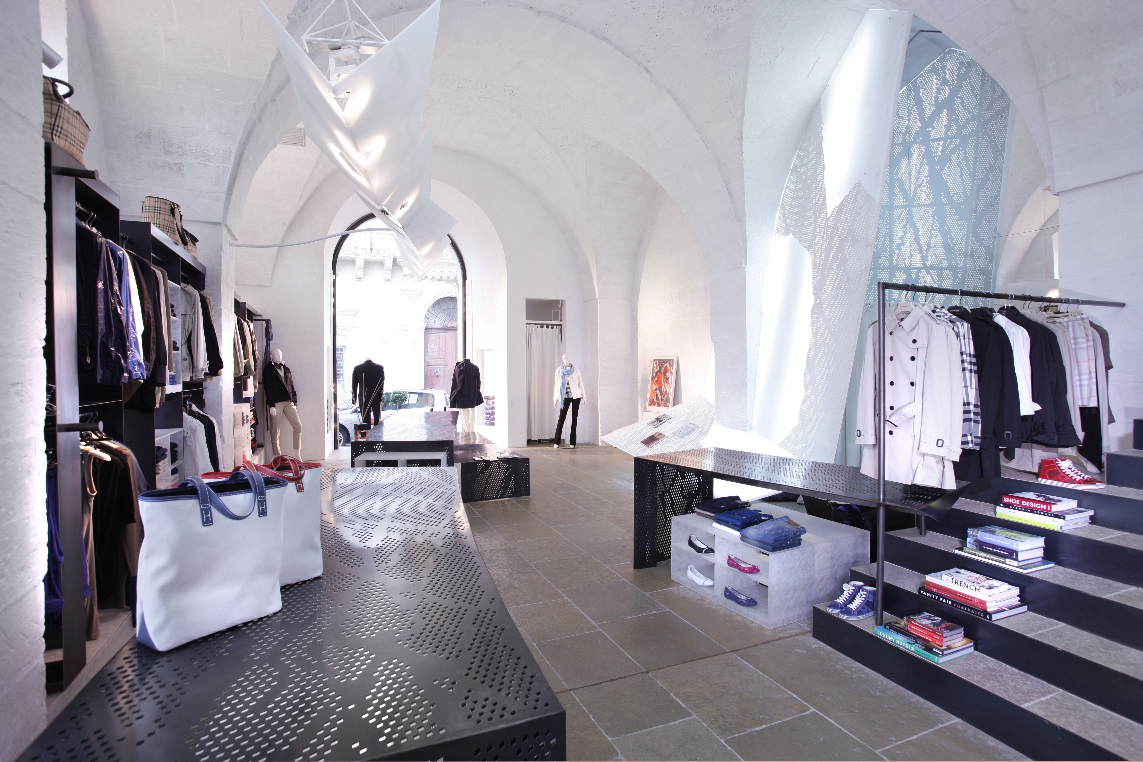 Contre Boutique 精品店设计-15