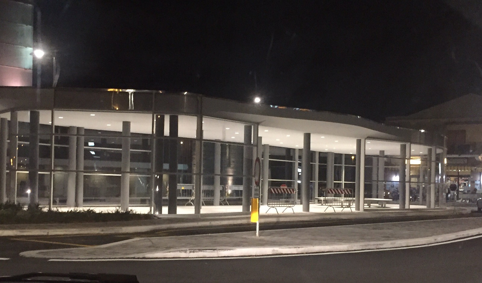 2015 年完工的意大利公共汽车站设计-7