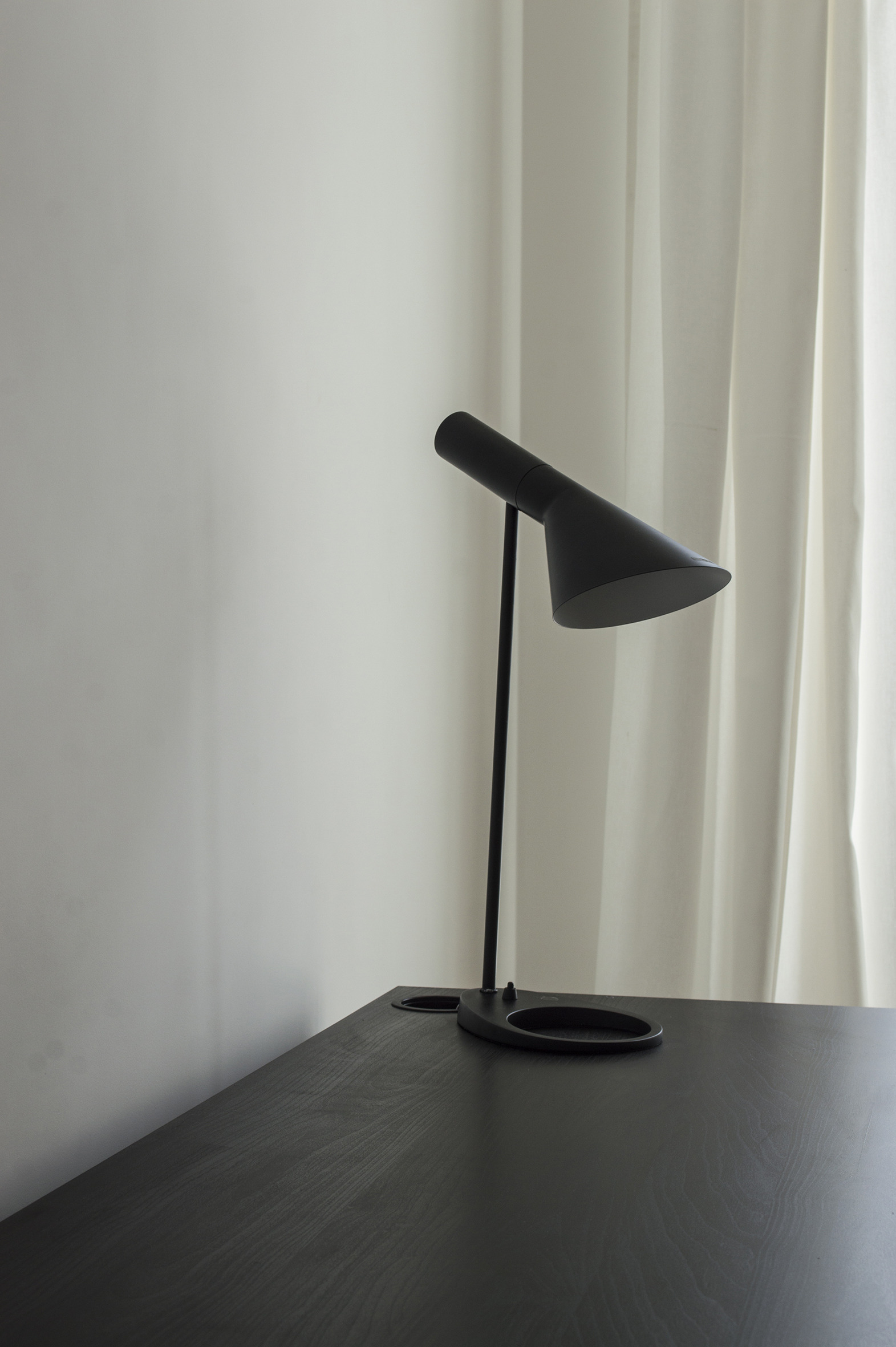 保加利亚索非亚公寓的包豪斯风格室内设计-14