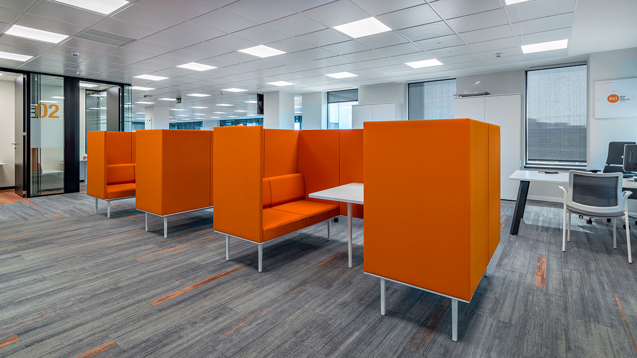 "雷诺汽车新总部 | 功能性、创新与舒适的办公空间"-13