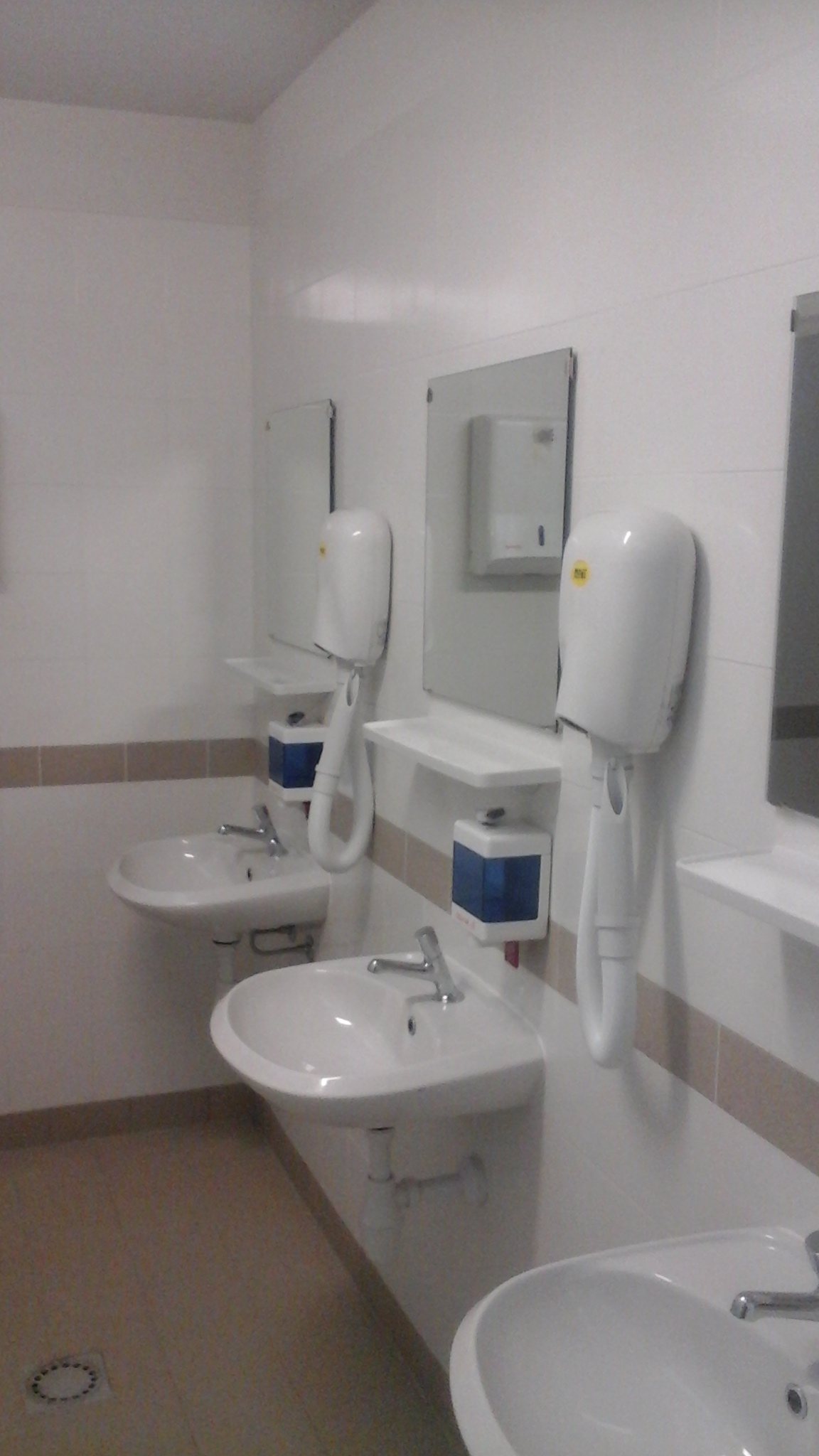 2016 年意大利 Arzachena 旅游港口设施完善-0