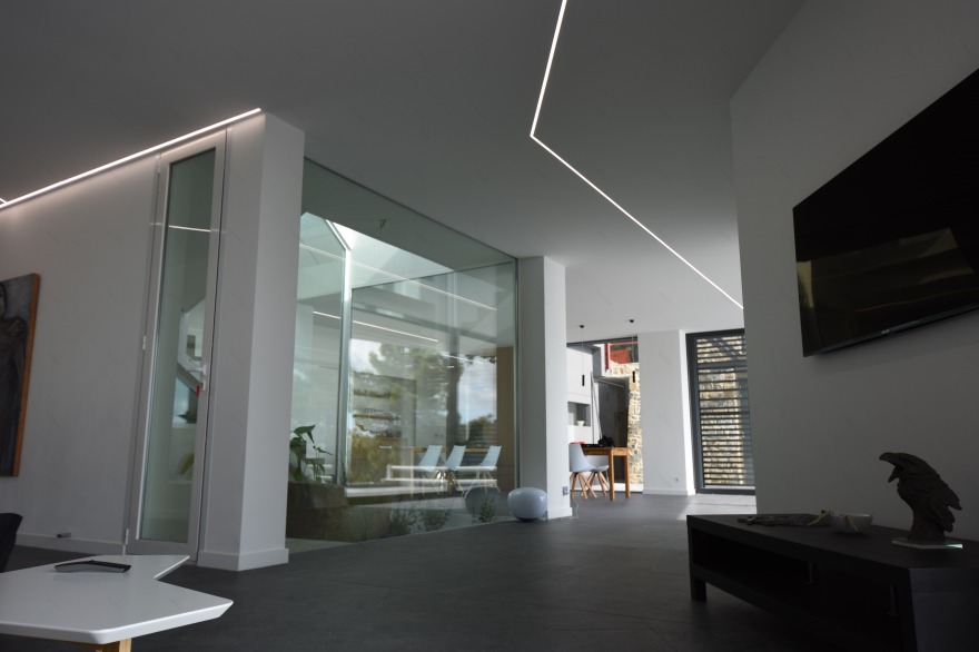 2016 年完成的黑色独栋住宅设计-8