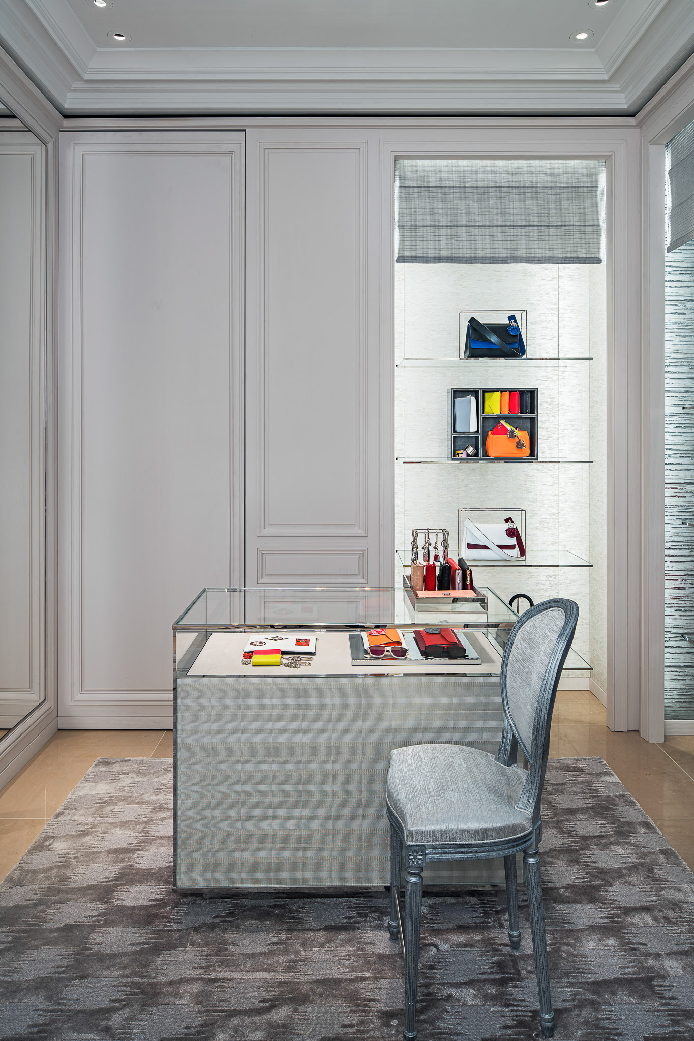 迪奥 Saks Toronto Queen Street 旗舰店-10