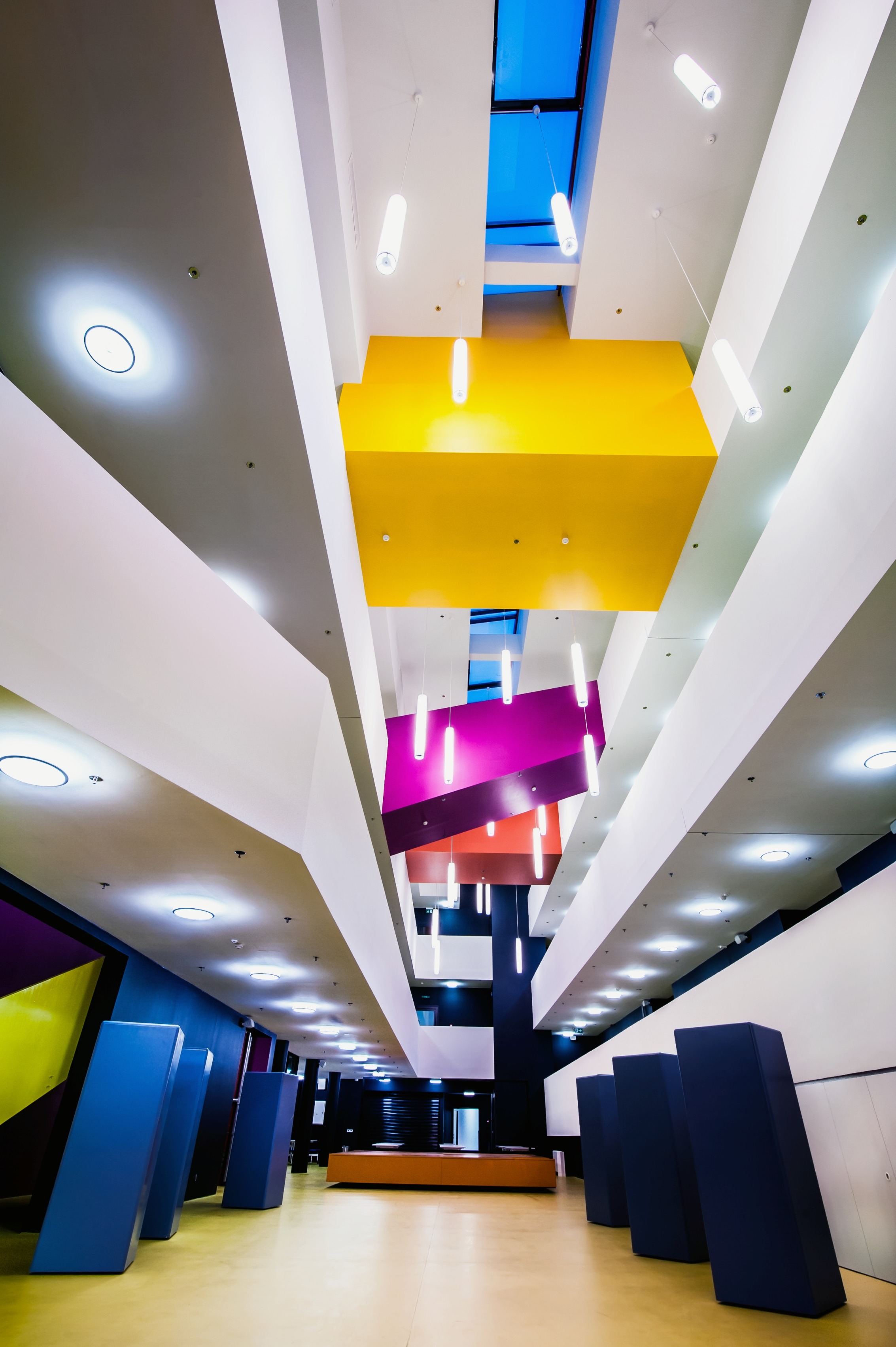 健康明亮,激发创意的幼儿园与小学照明设计-9