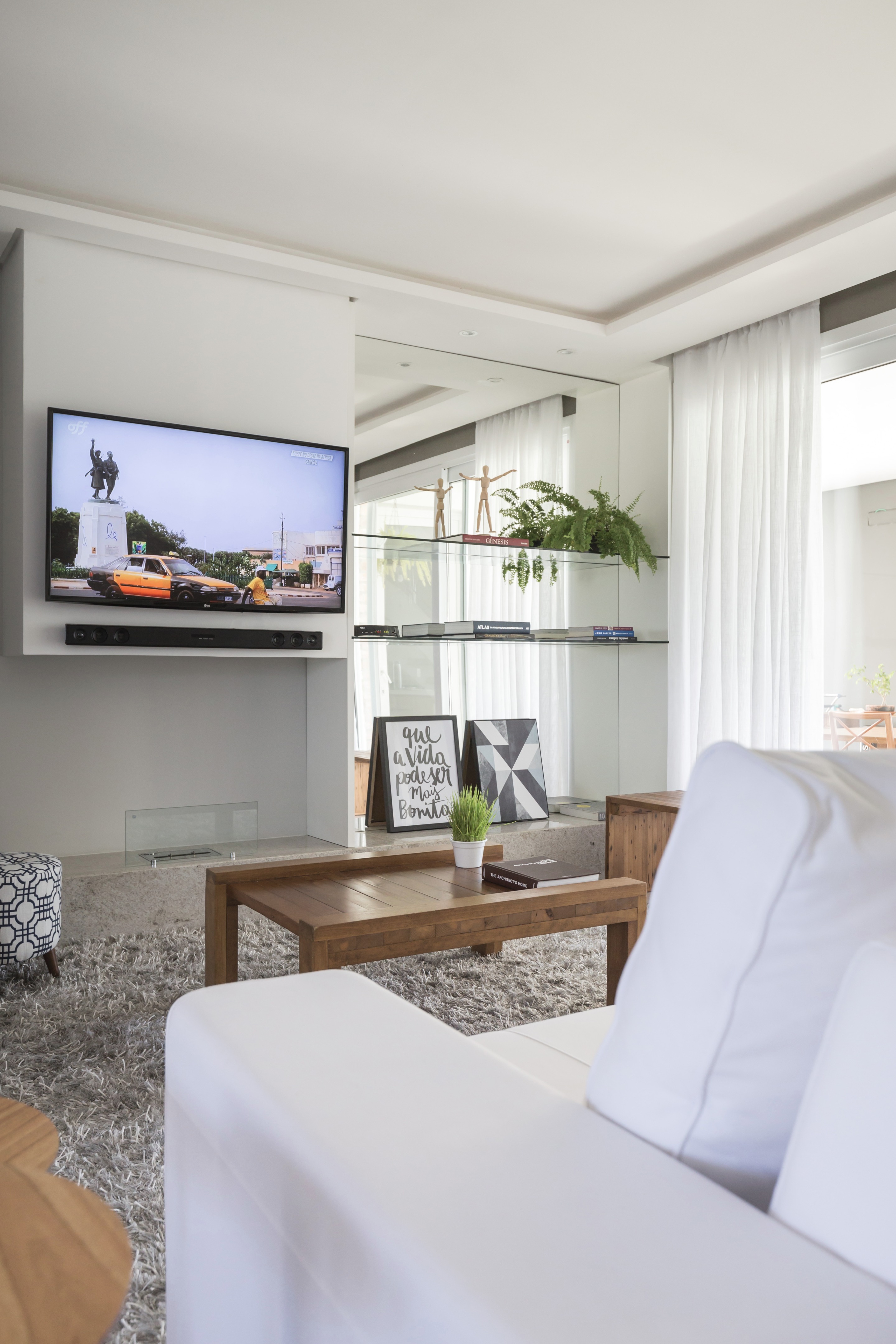 巴西现代简约别墅，自然与永恒的融合-12