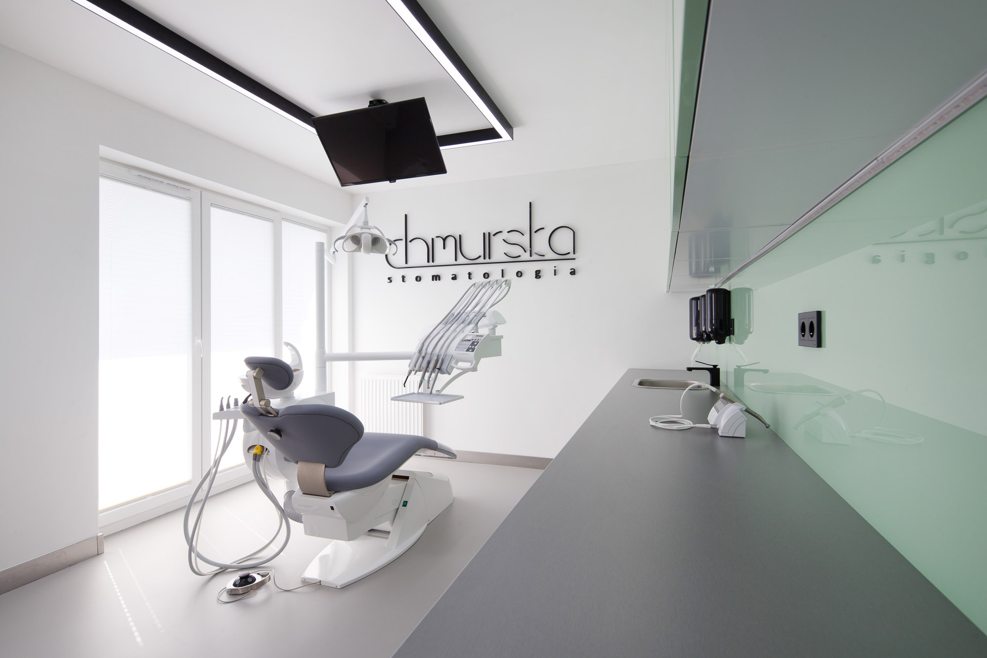波兰卡托维兹牙科诊所室内设计-4