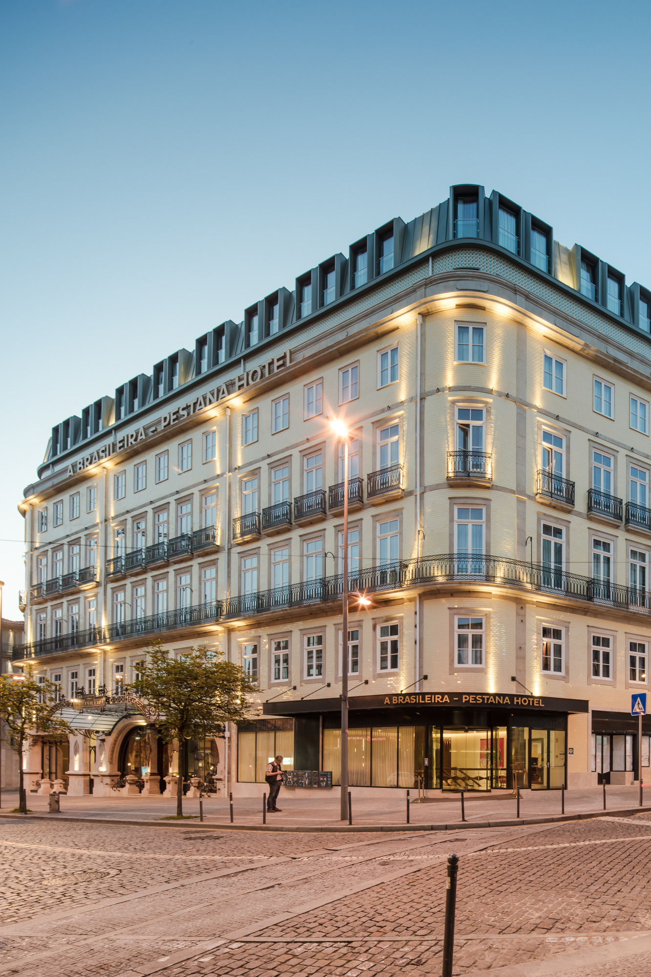 葡萄牙波尔图历史建筑“A Brasileira”酒店的修复与新生-120