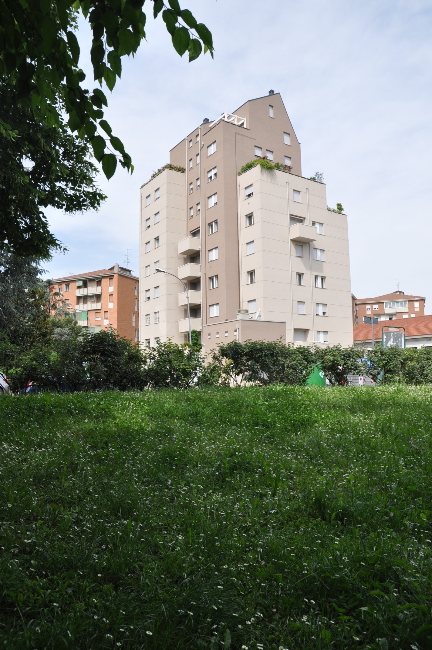 绿色视野 | 工业遗址变身垂直住宅-8