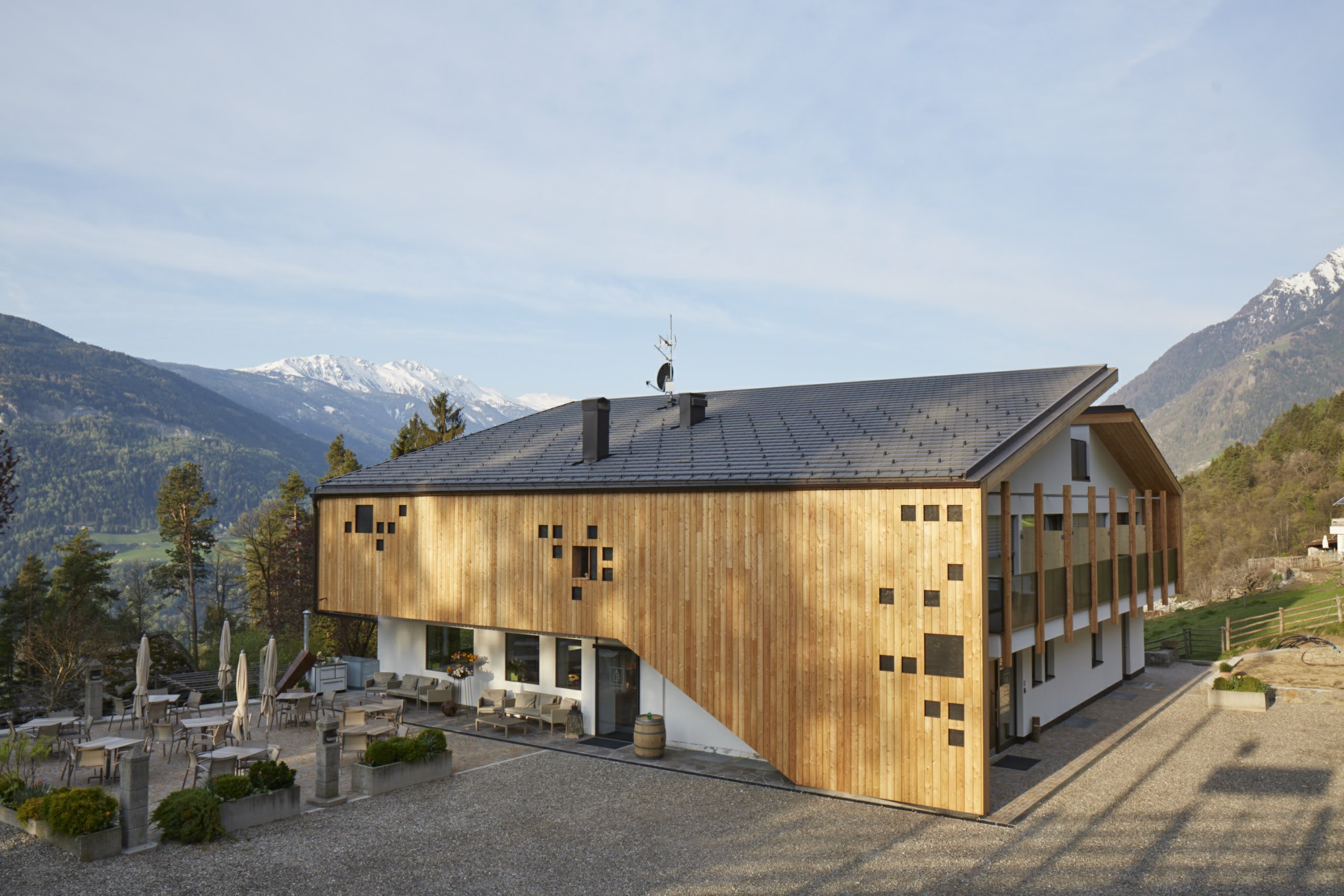 高山上的豪华餐厅-1