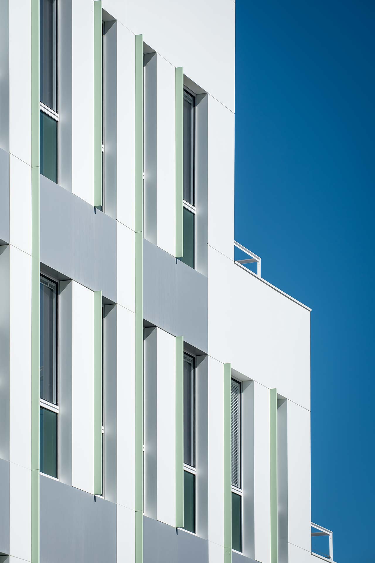 法国 Credit Agricole Poitou 企业总部,现代与古典的完美融合-4