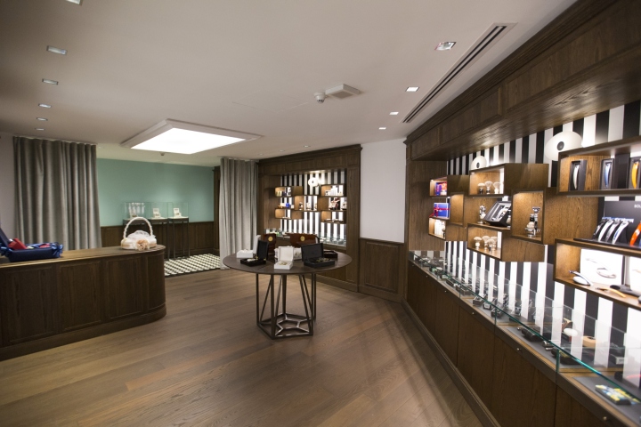 Emporium Men | 阿塞拜疆巴库的多品牌商店设计-5