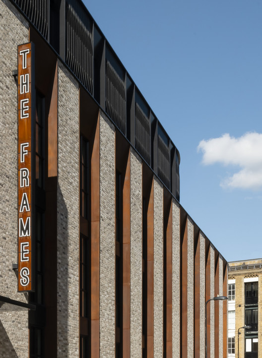 The Frames（砖,金属,玻璃的创意空间）-2