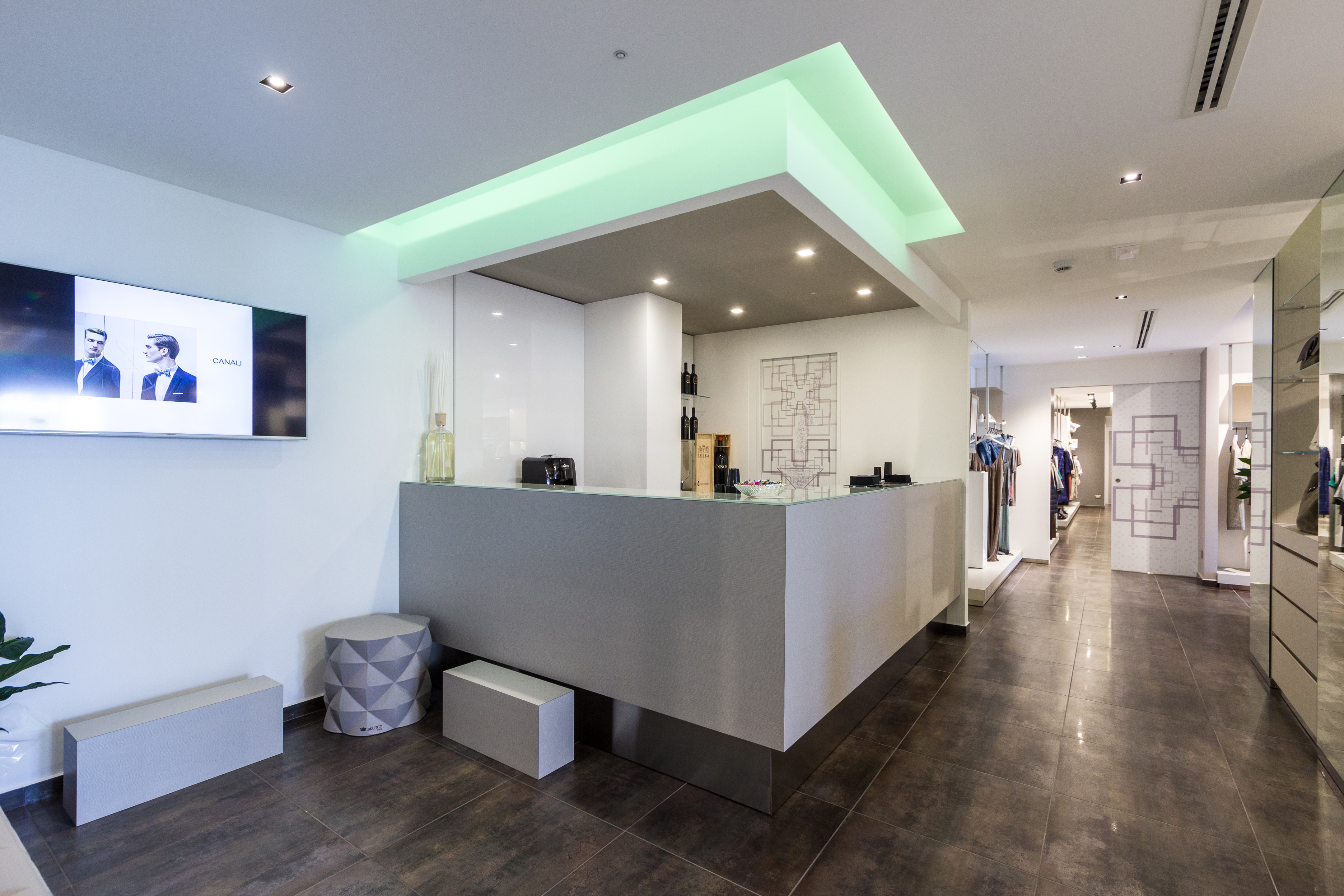 Galgano Abbigliamento 时尚店铺室内设计-6