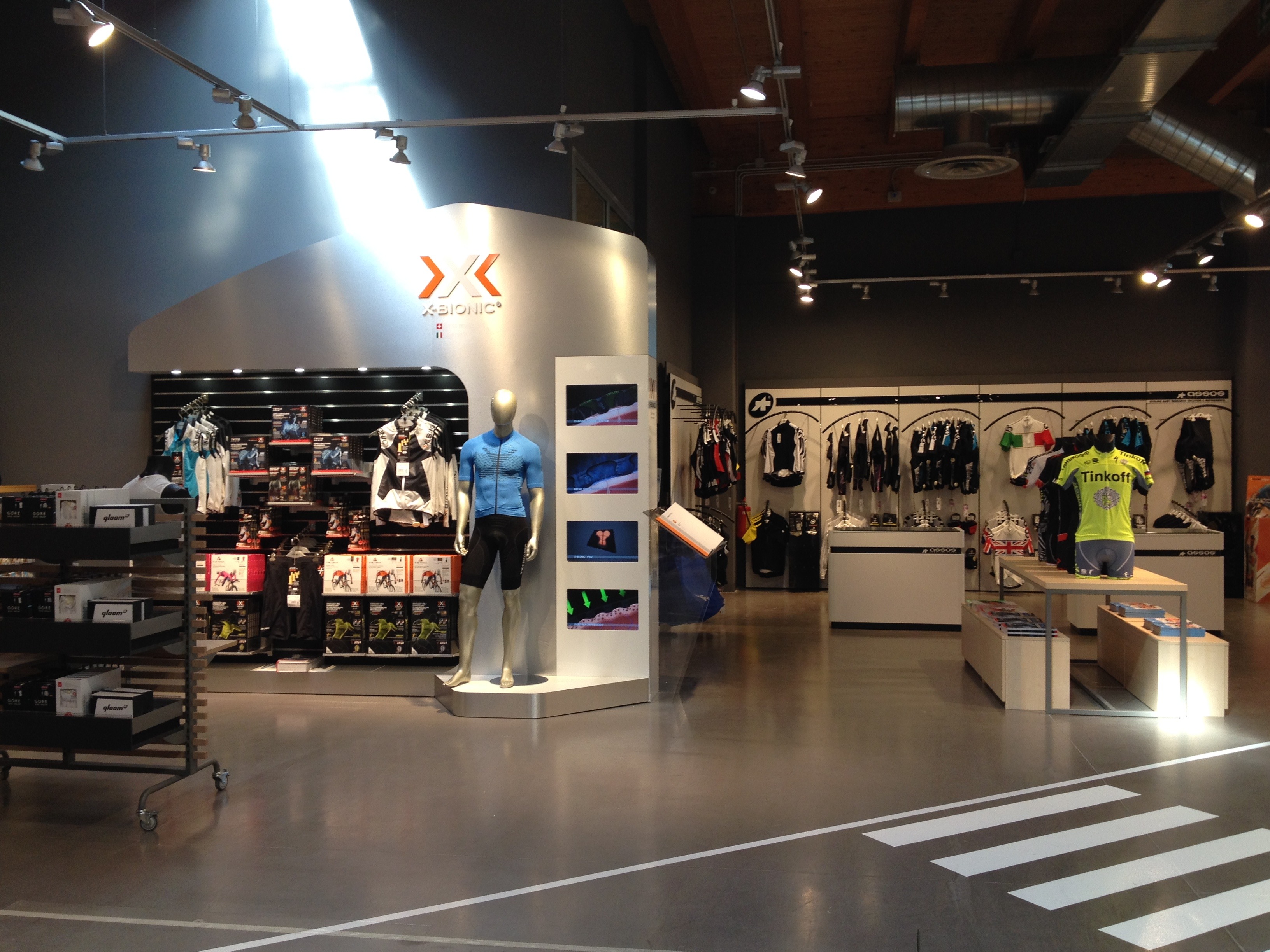 特雷维索运动中心运动员的 X 仿生显示屏·2016-3