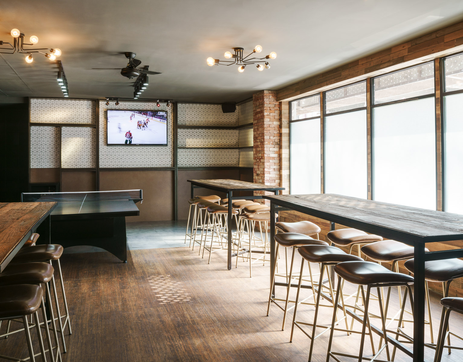 上海“骆驼”体育酒吧-5