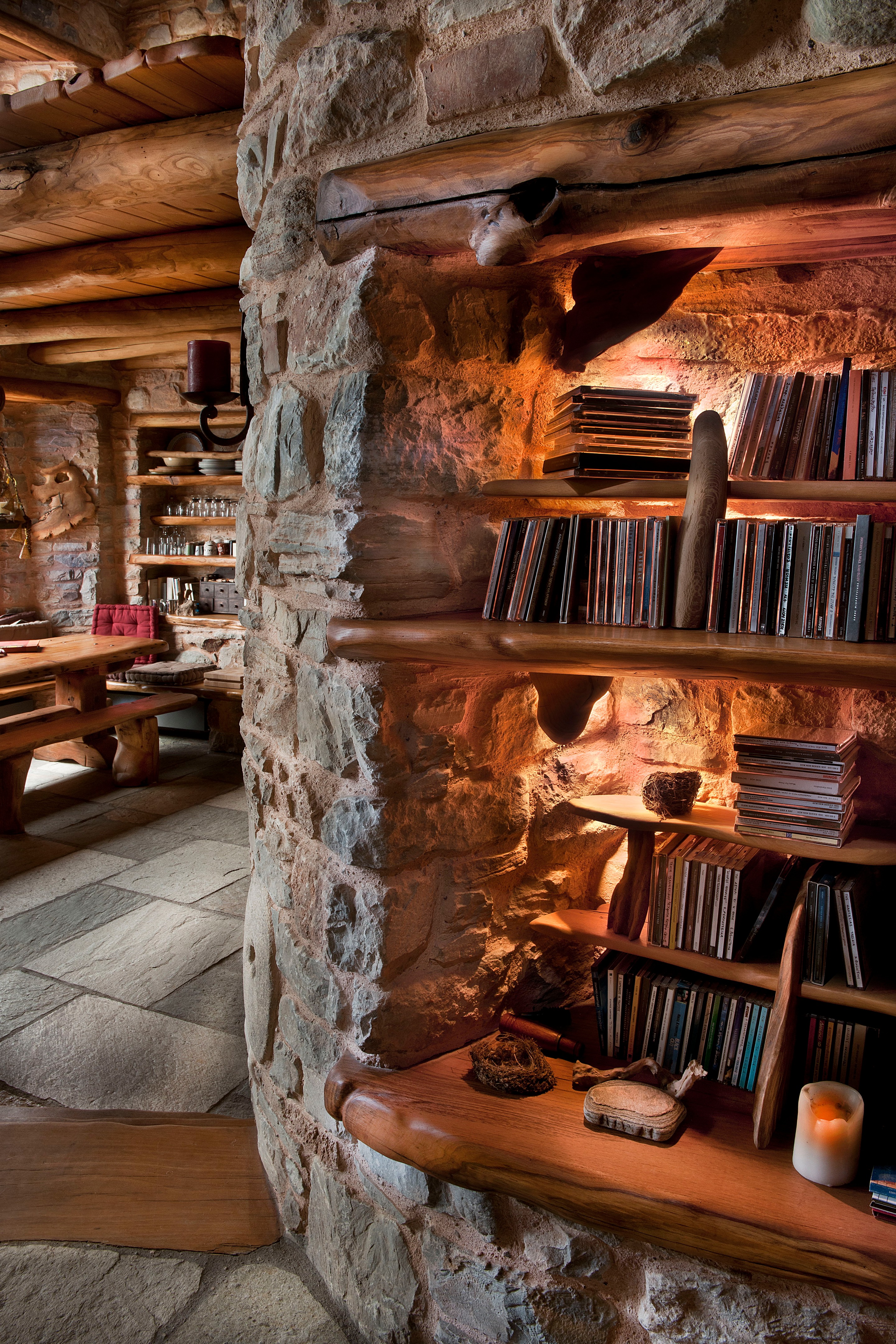 Pelion 山间混凝土石屋，融入自然的简约生活-63