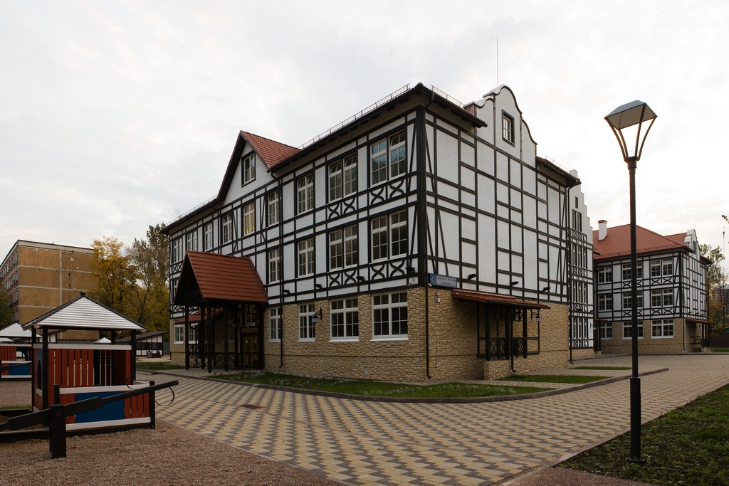 多样街头柱设计展现城市魅力-32