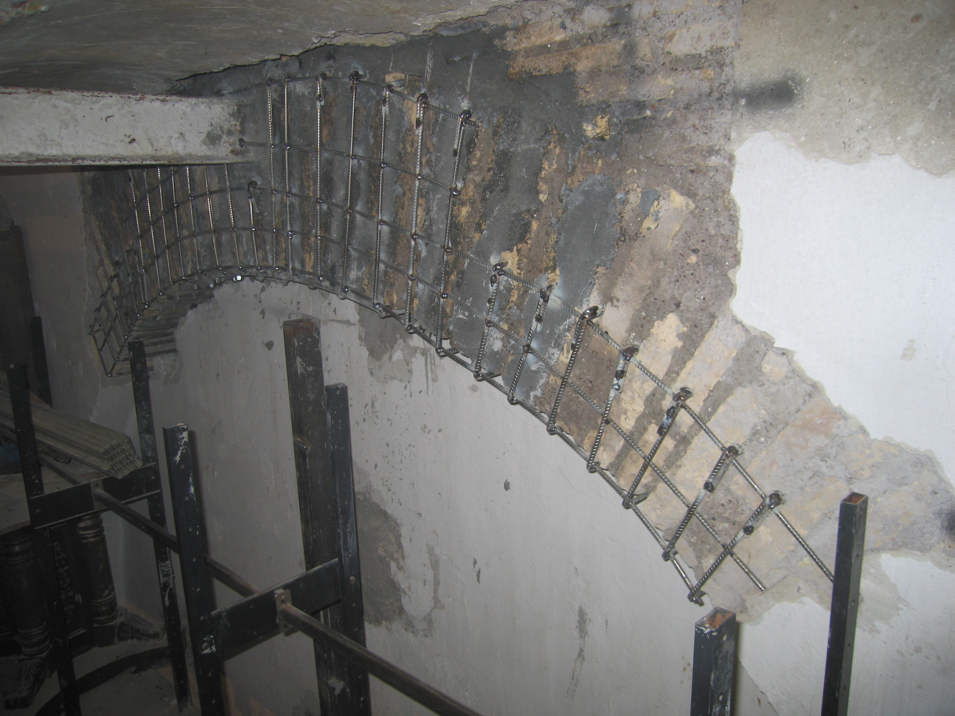 2007 年罗马历史建筑结构加固修复案例-42