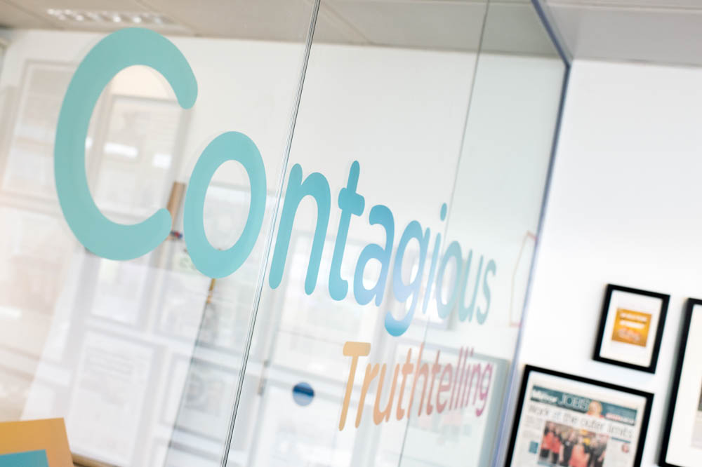 打造灵动办公环境,Good Relations 的玻璃会议室内装设计-1