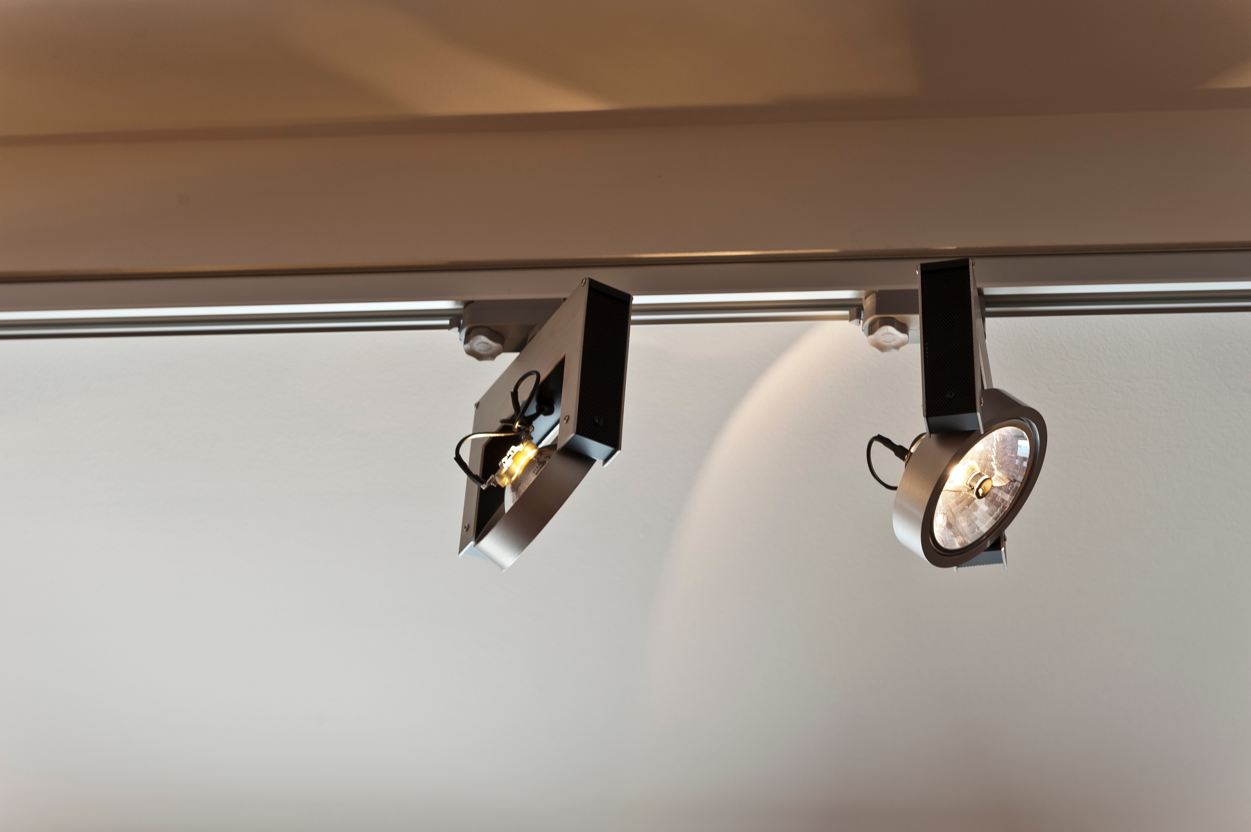 La Tannerie 皮具展示店室内设计-10