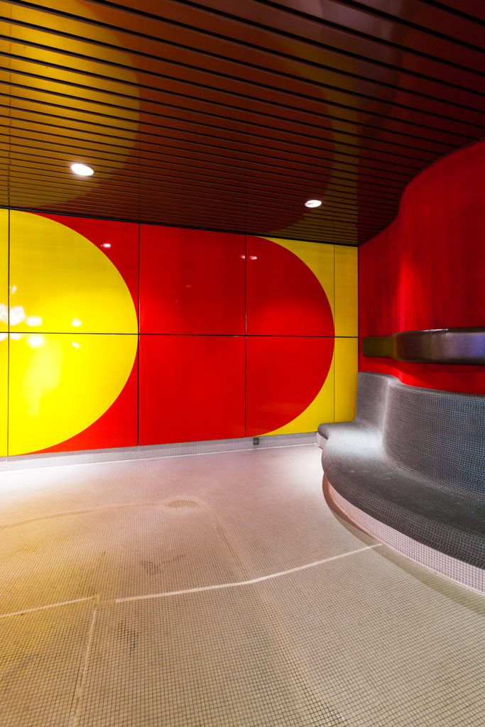 拯救帕顿设计,巴塞尔 Radisson Blu 酒店泳池重生-11