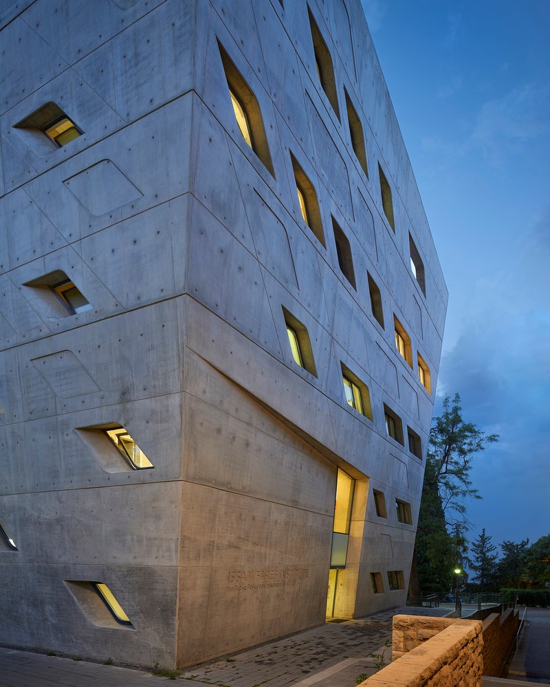 伊萨姆·法里斯研究所-17