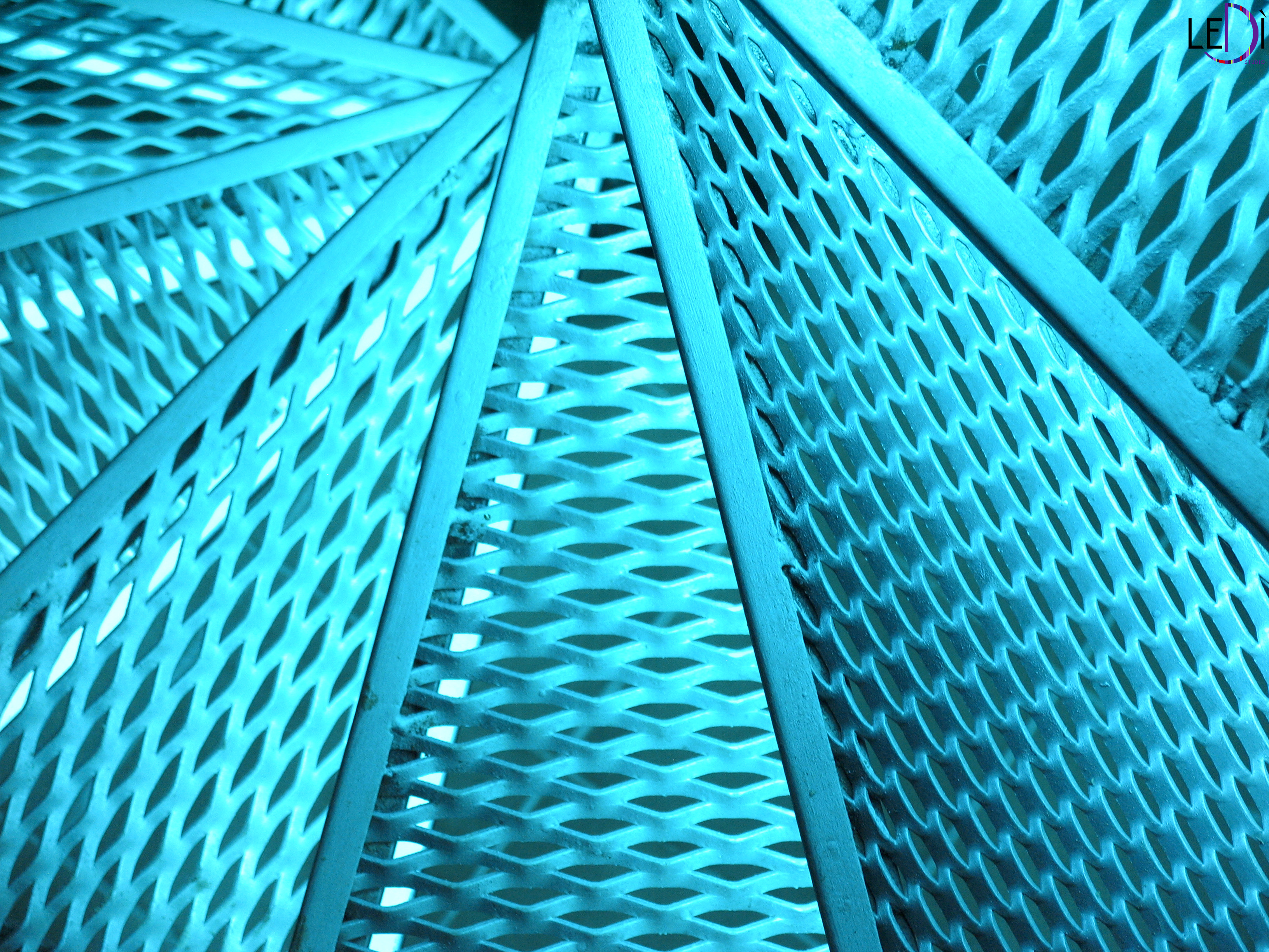 地下室秘境 · 玻璃盒中的彩色世界-20