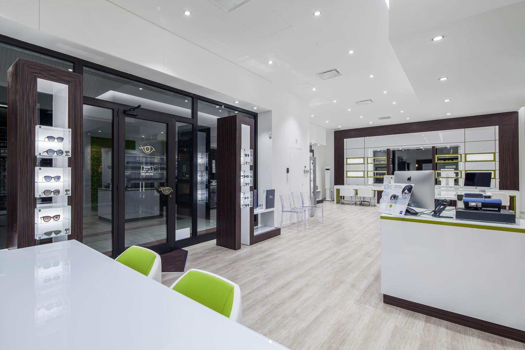 光学商店改造中的摄影艺术-19