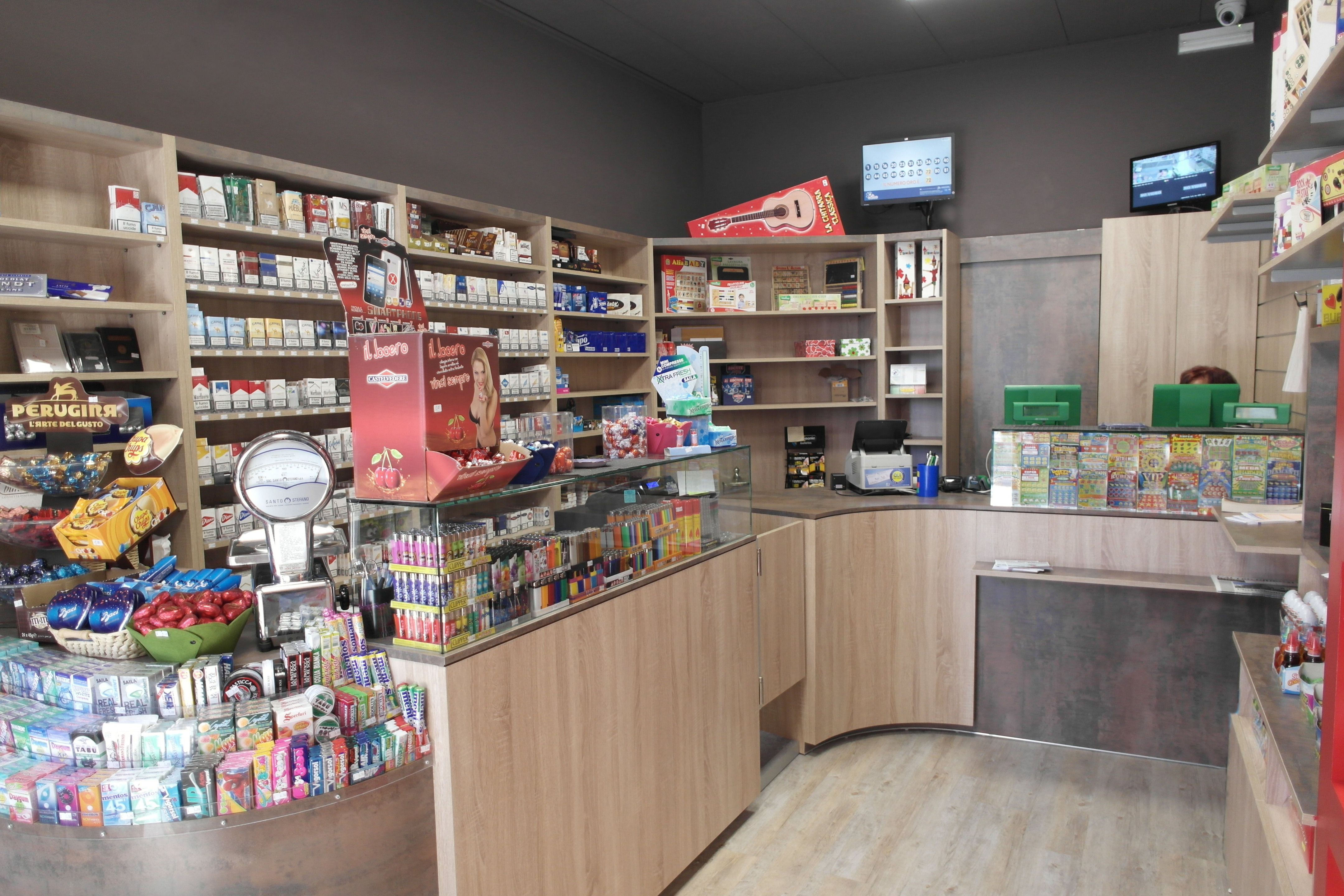 克里斯蒂安烟草店-11