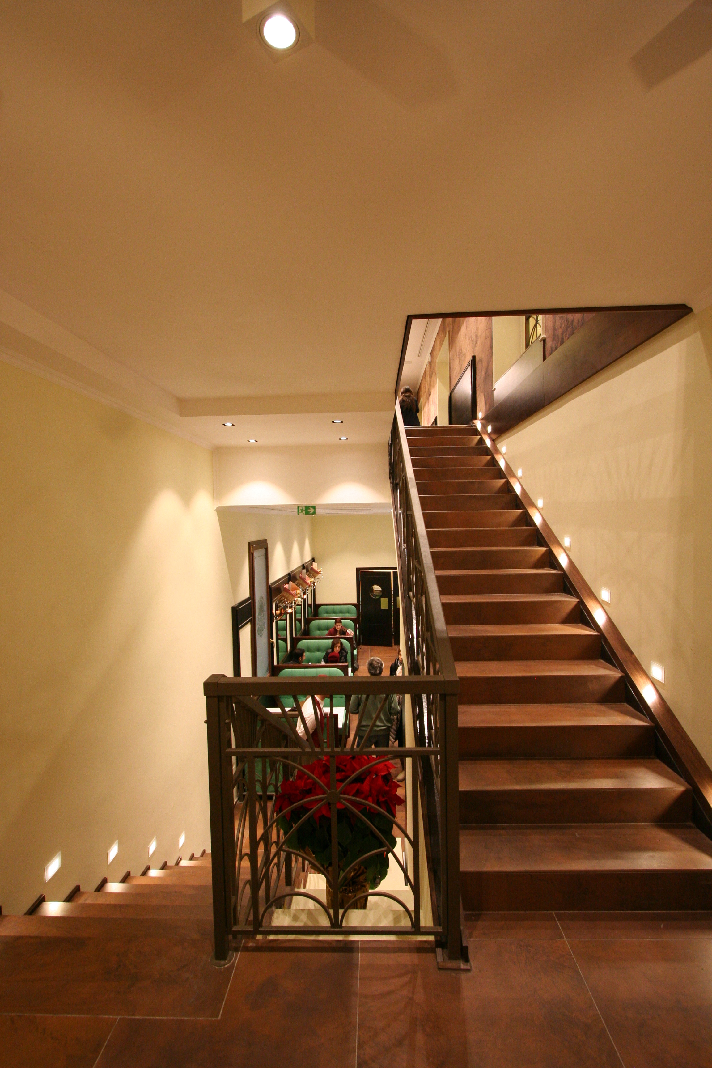 罗马的自由主义风格火车站咖啡馆——Hespresso-15