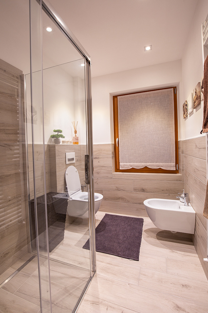 温暖木质与现代铁艺的优雅融合-16