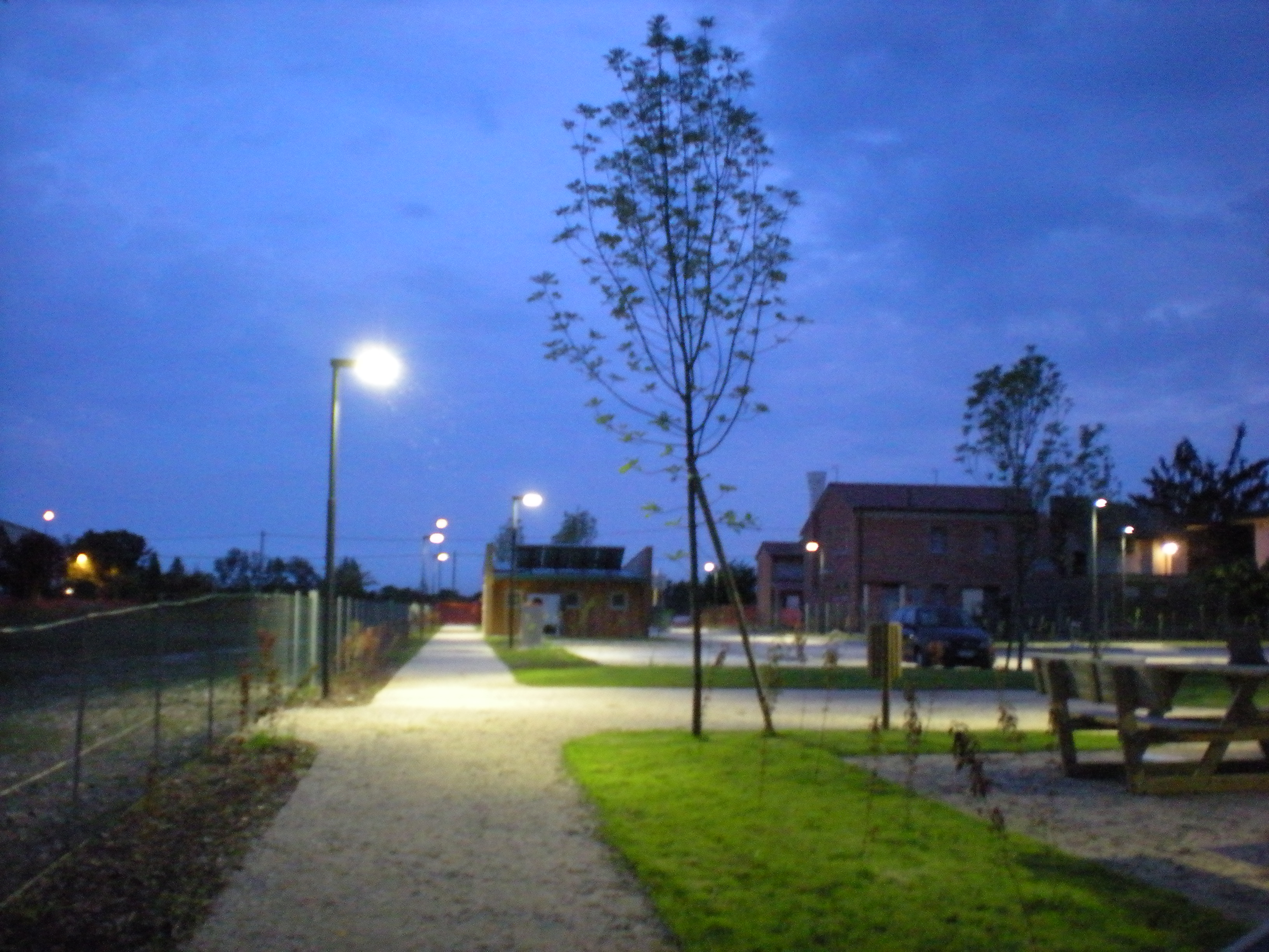 智慧照明与温控系统打造绿色公共空间-2