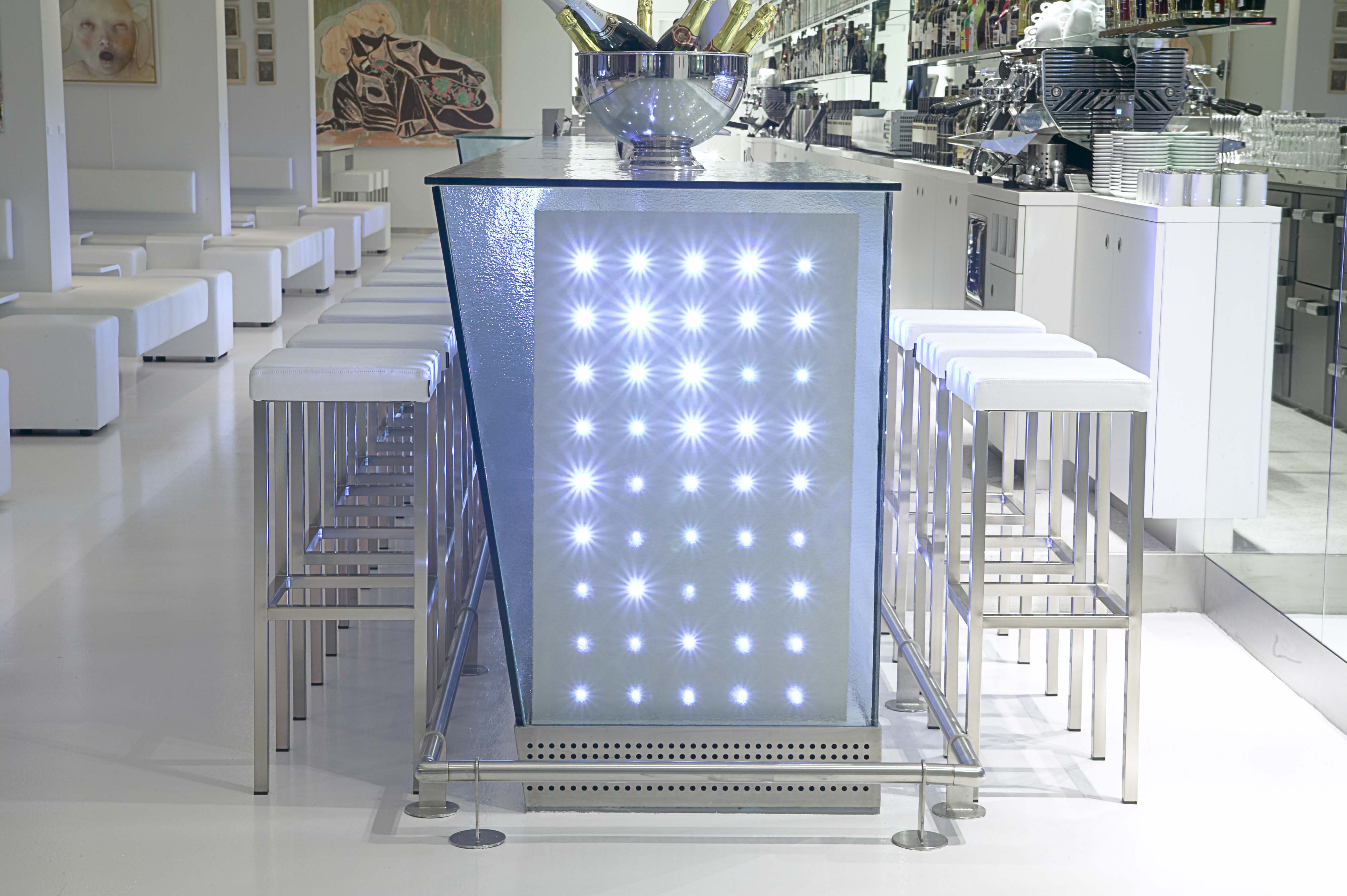 剧院空间新定义 | 融入城市生活,打造多功能文化场所-23