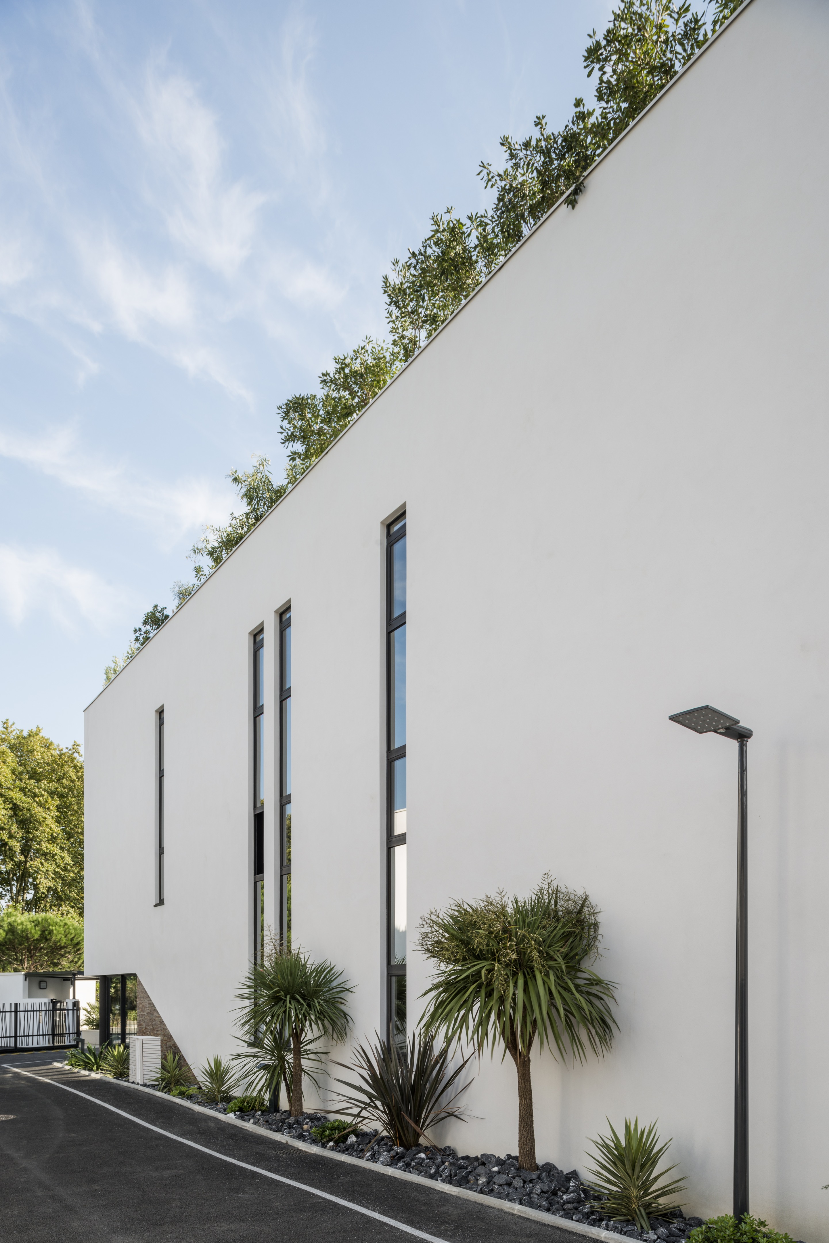 法国安吉特海滨公寓与办公建筑-23