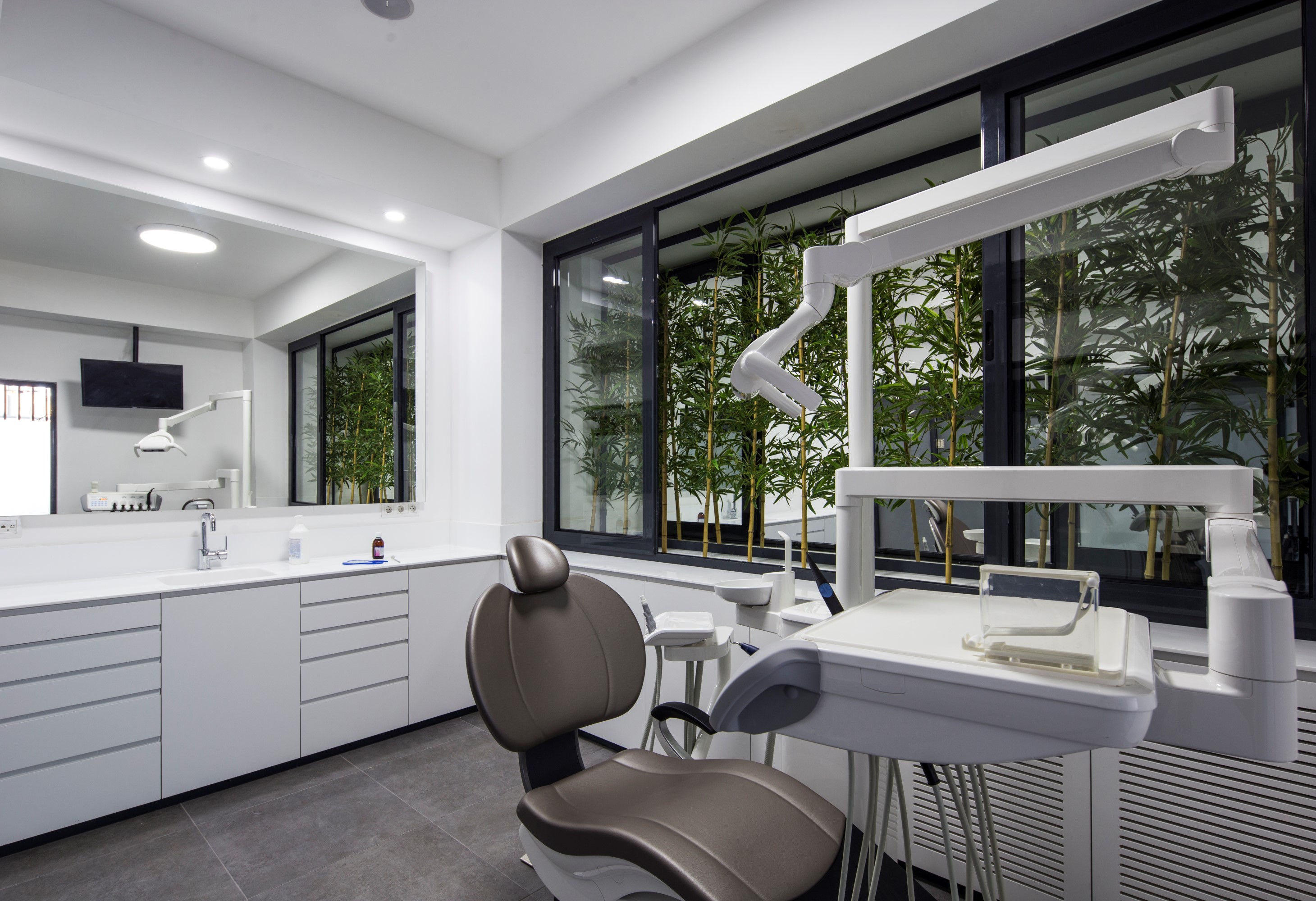 绿意盎然的人本诊所设计——土耳其微笑学院牙科诊所-11