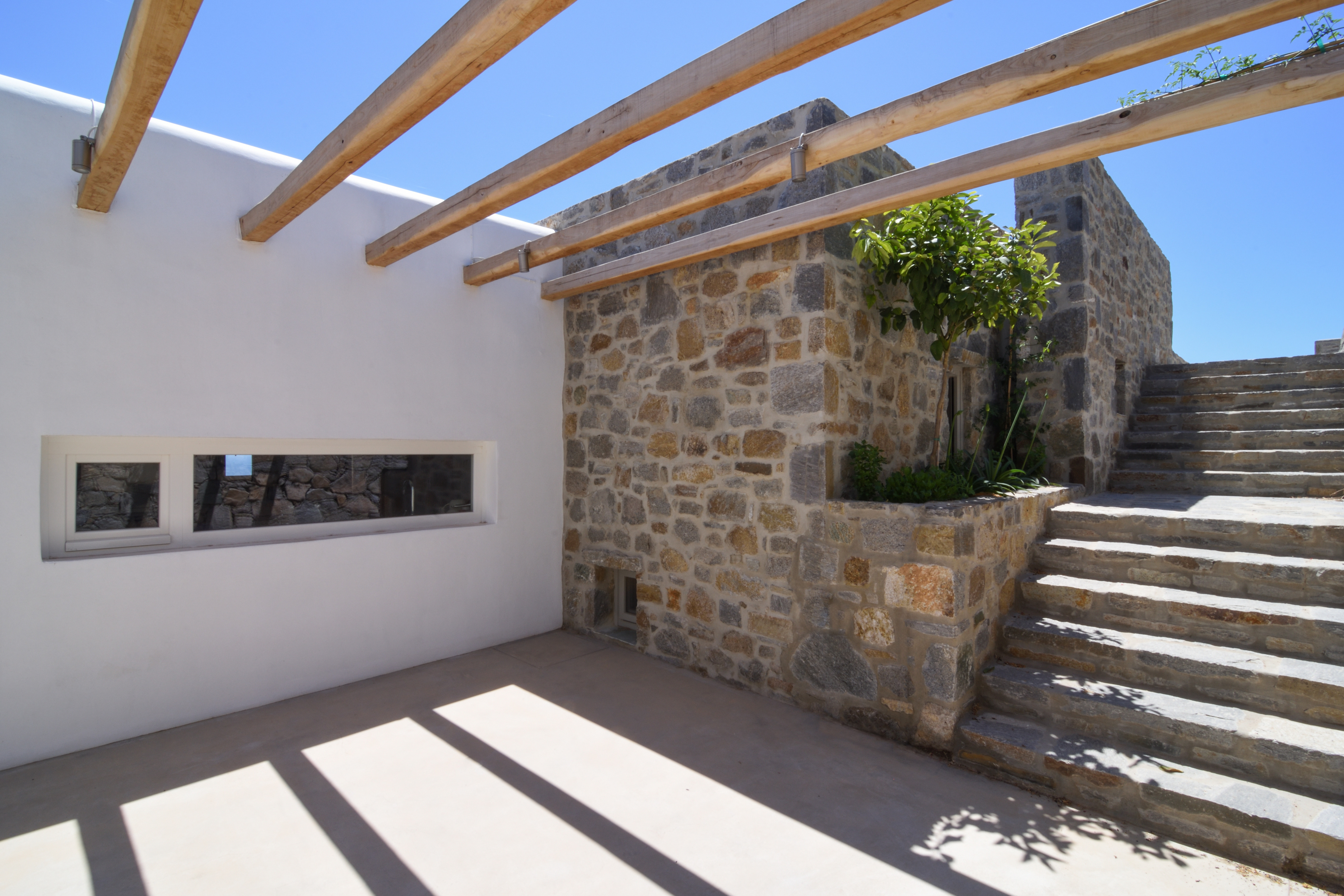 融合传统与当代的白色灵魂乡村别墅-3