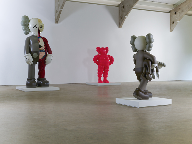 KAWS 英国首次个展亮相约克郡雕塑公园-5