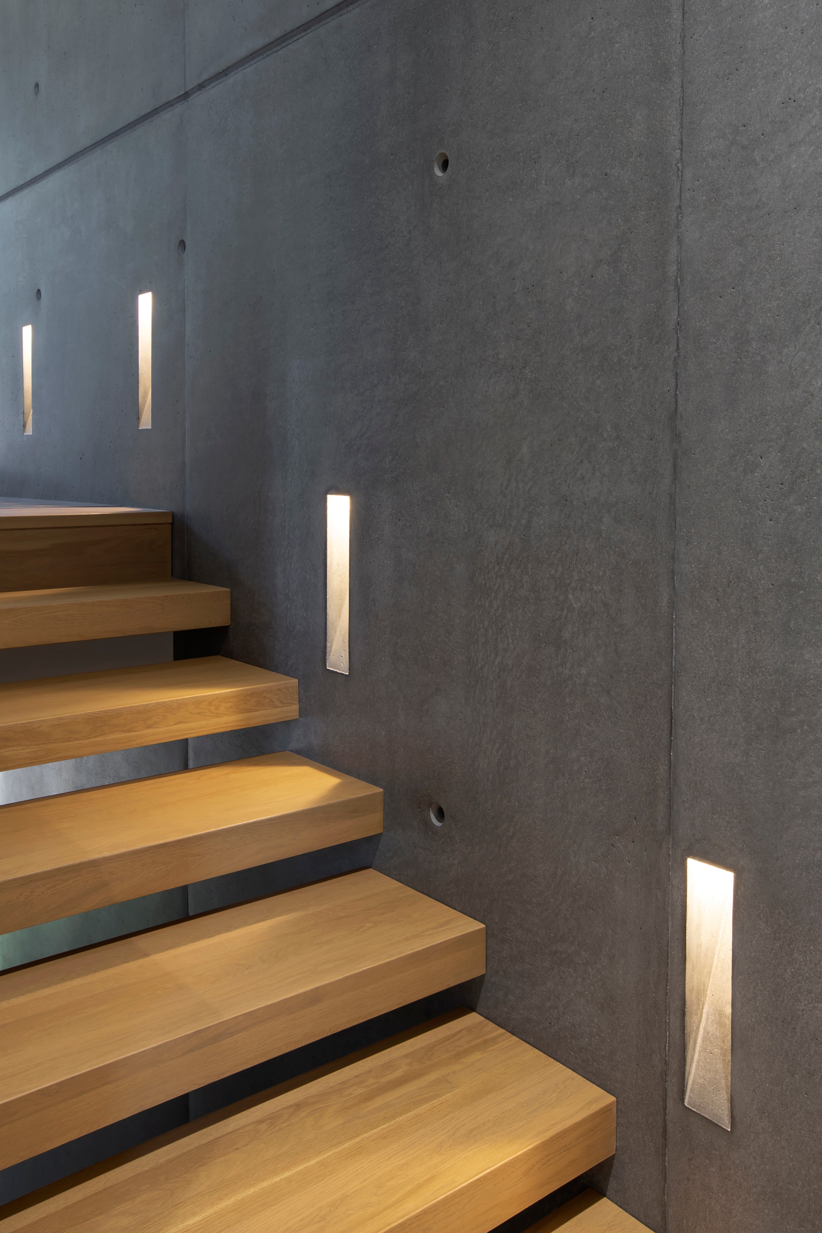 意大利品牌 Herno 总部个性楼梯设计-13